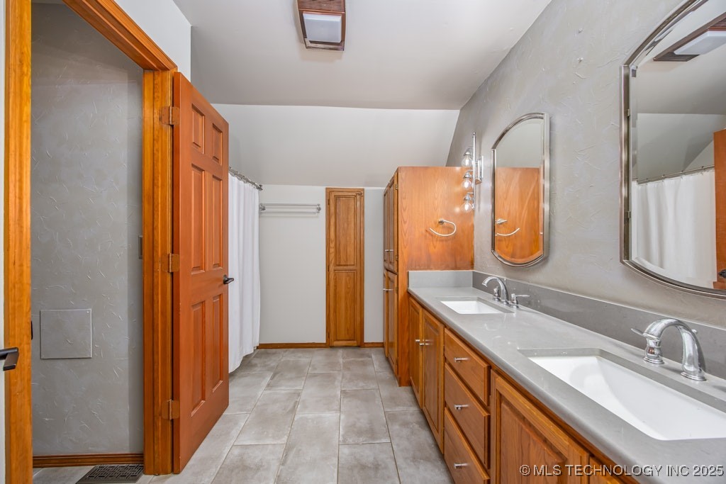 201 County Road 3006 Property Photo 46