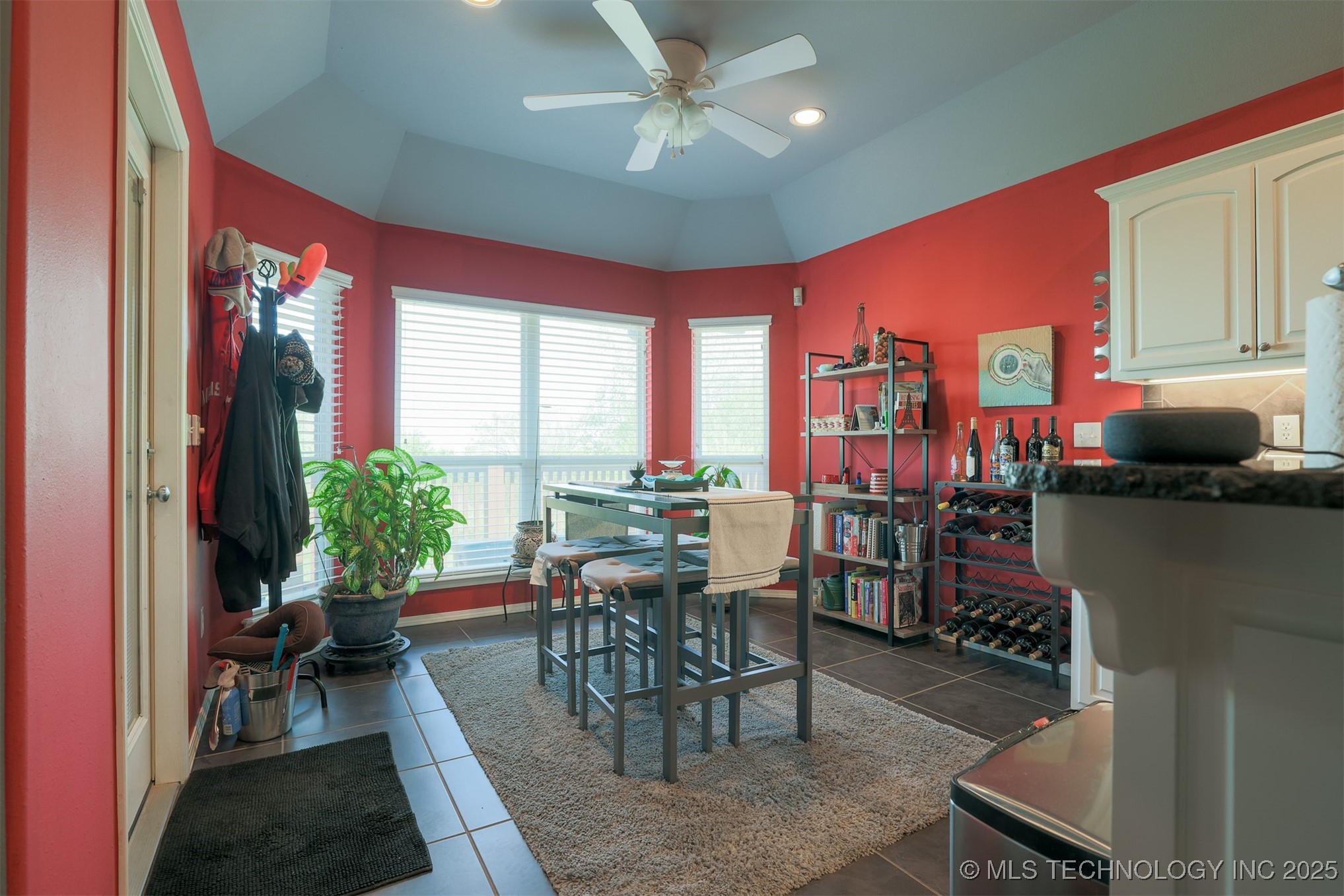 4308 N Ironwood Avenue Property Photo 13