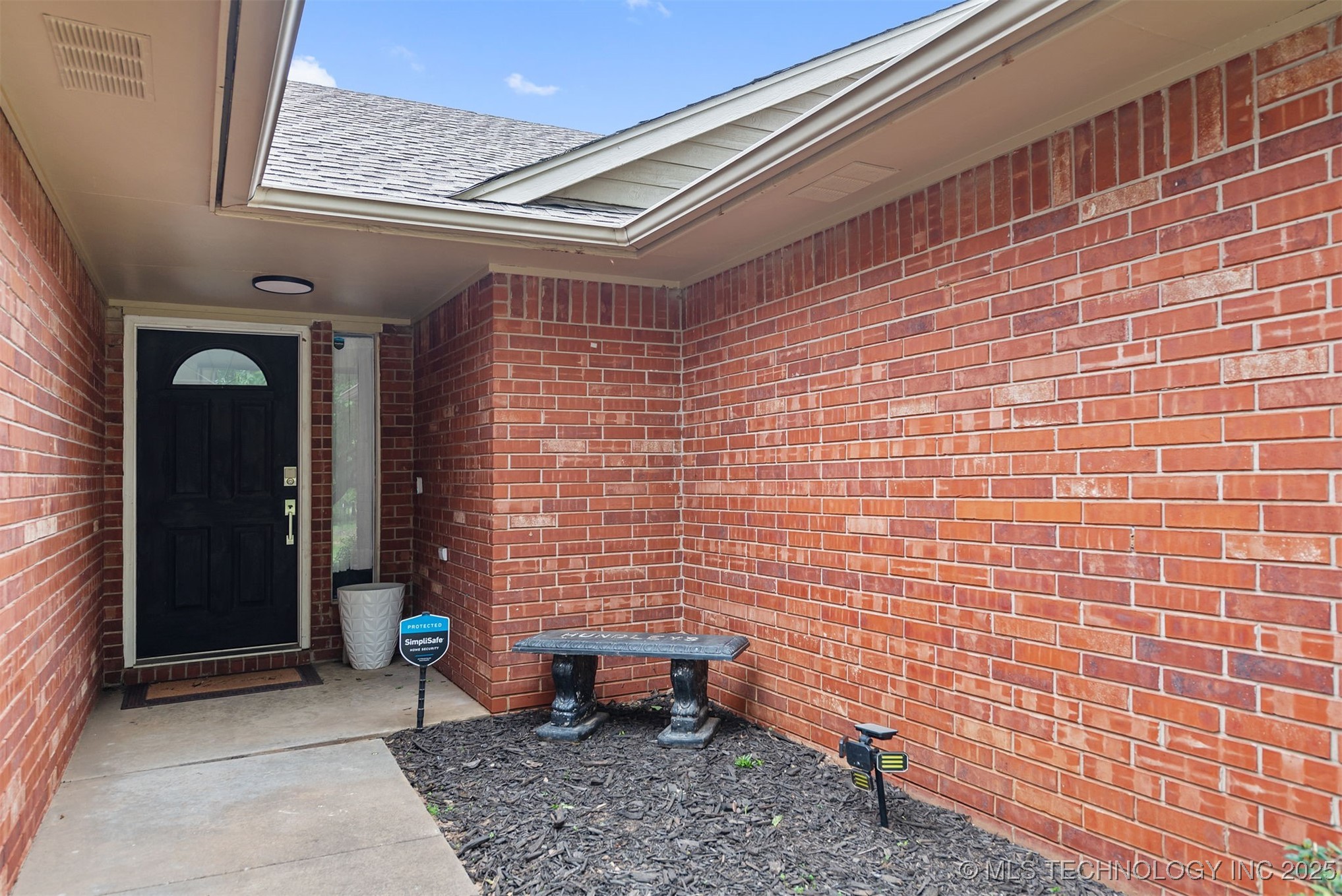 2204 Sunset Ridge Drive Property Photo 4