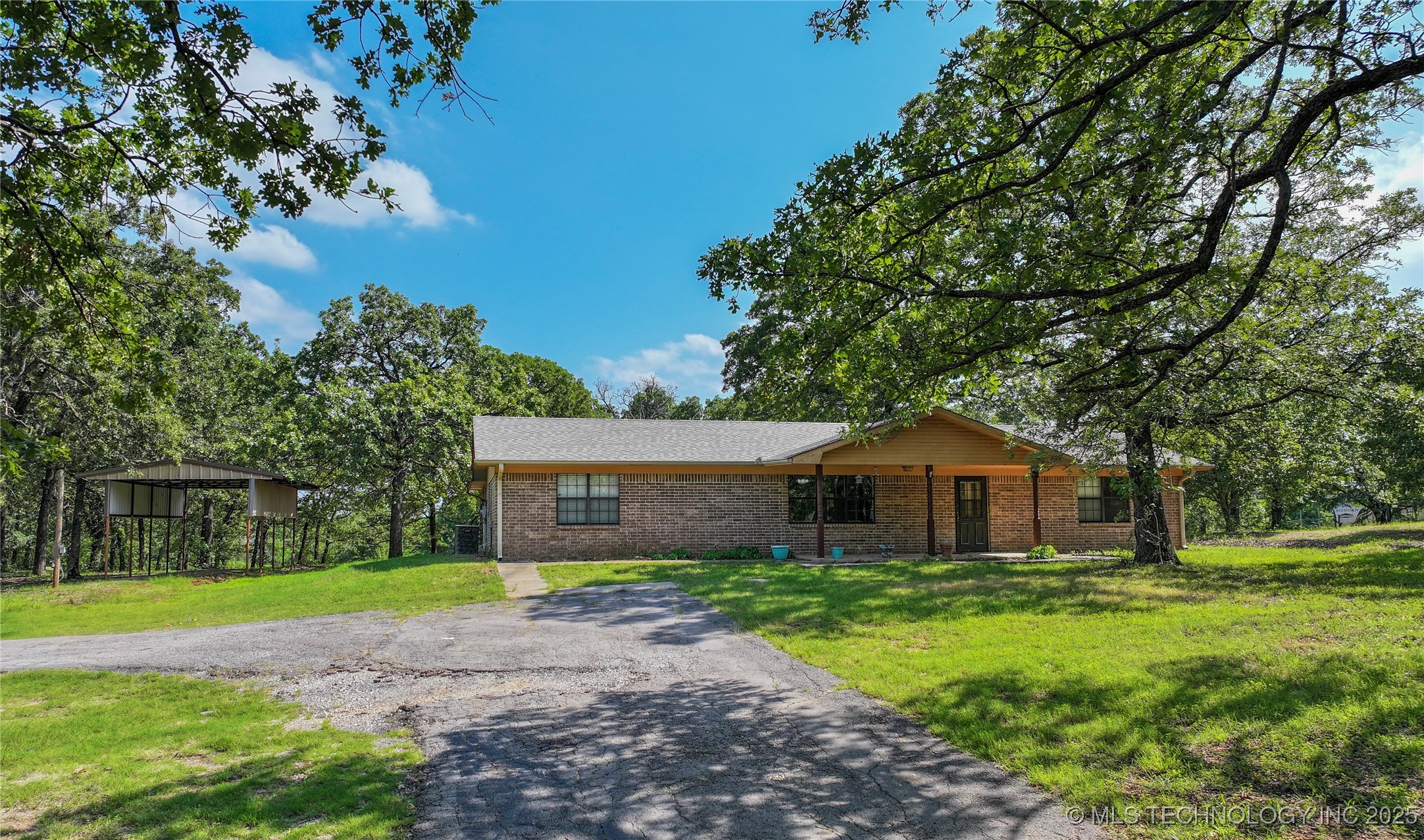 4665 Primrose Property Photo