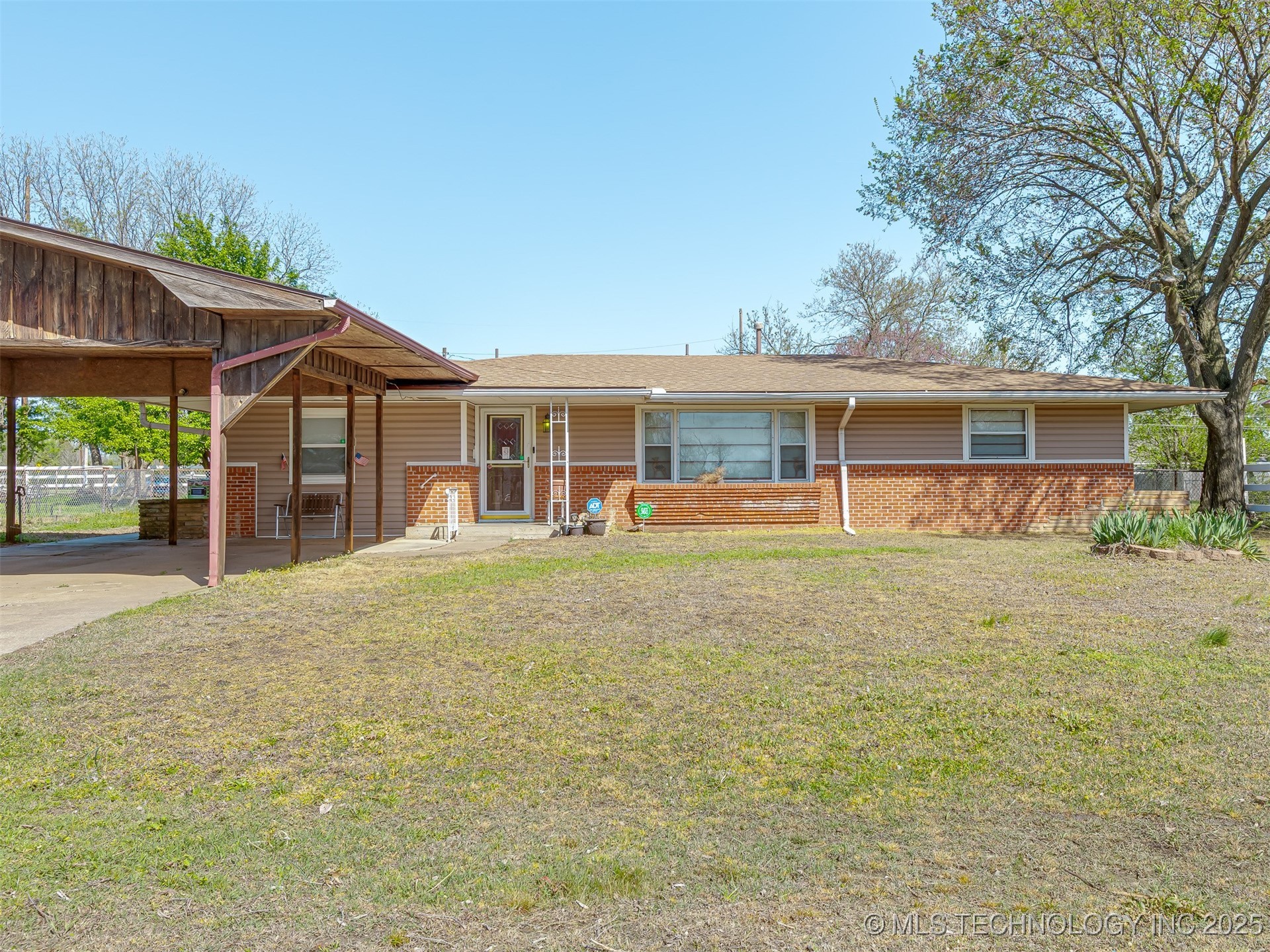 209 S 2nd Avenue W Property Photo