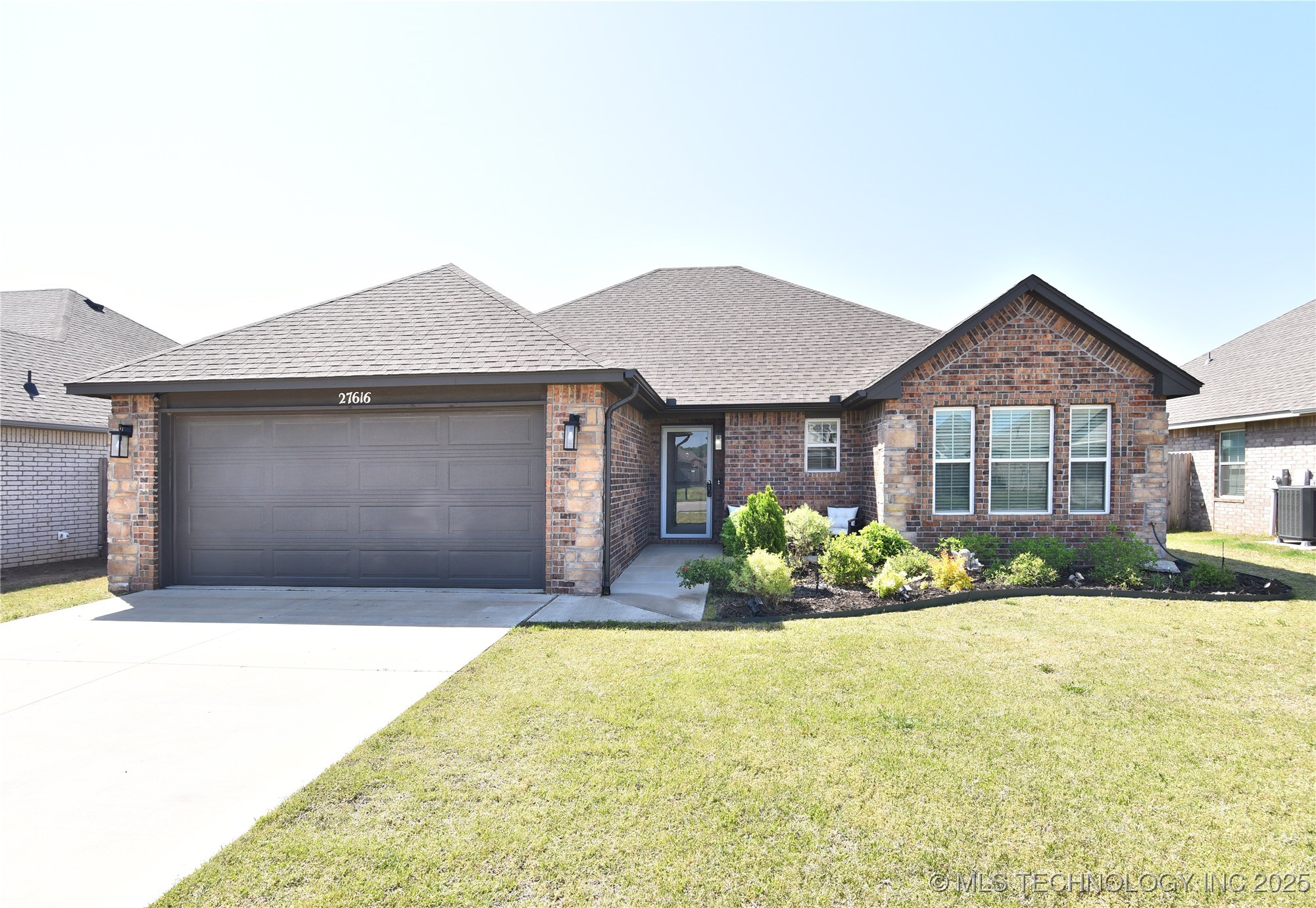 27616 E 109th Place S Property Photo