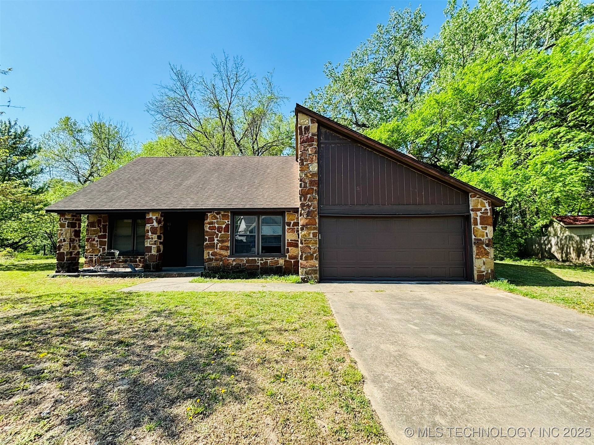 1824 S Umbrella Court Property Photo