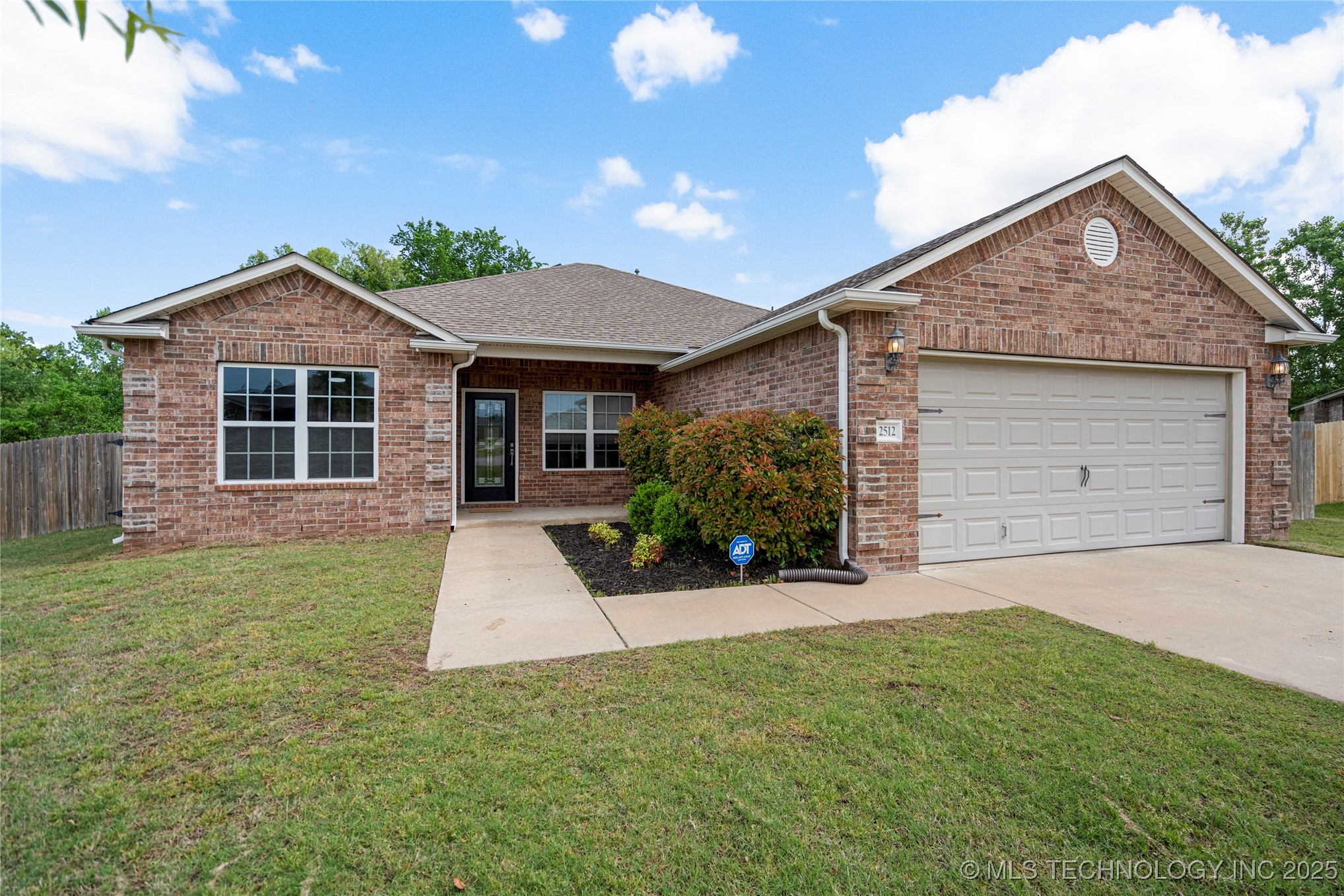 2512 W Huntsville Street Property Photo 1