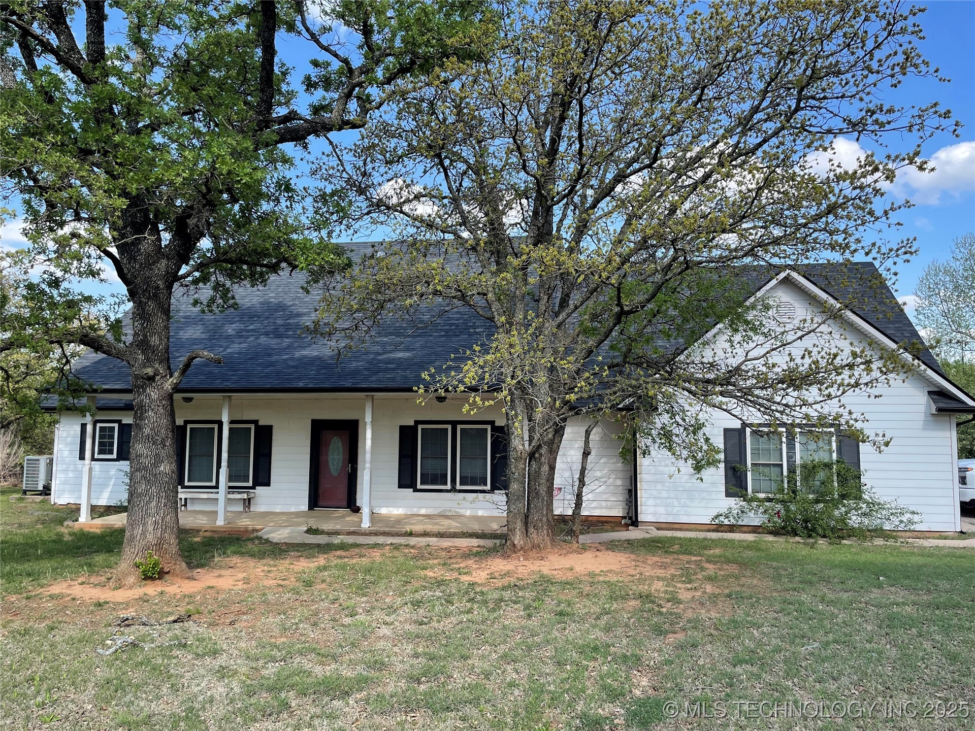 Mcclain County Real Estate Listings Main Image