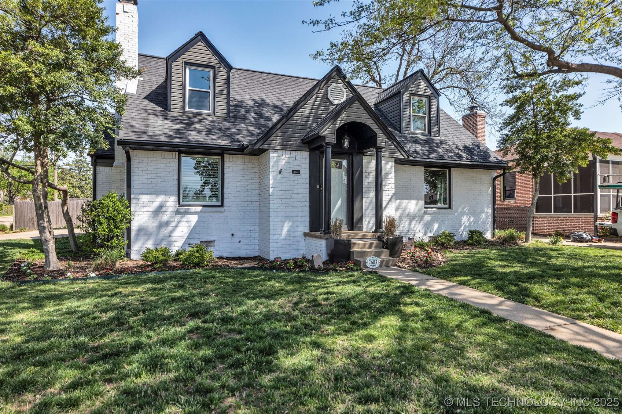 2603 E 20th Street Property Photo 4