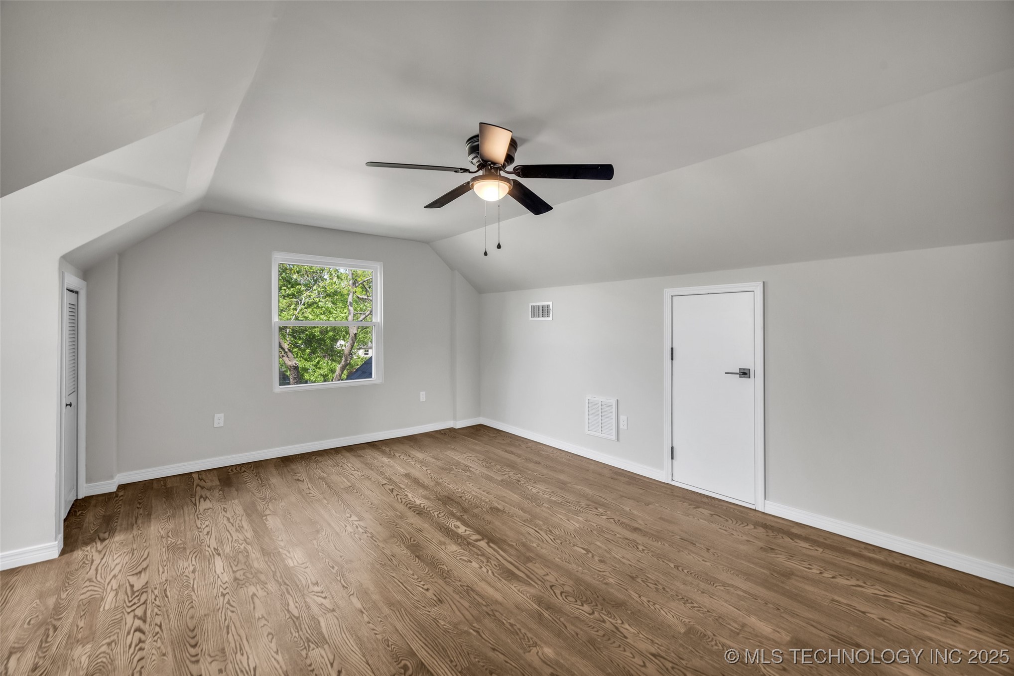 2603 E 20th Street Property Photo 40