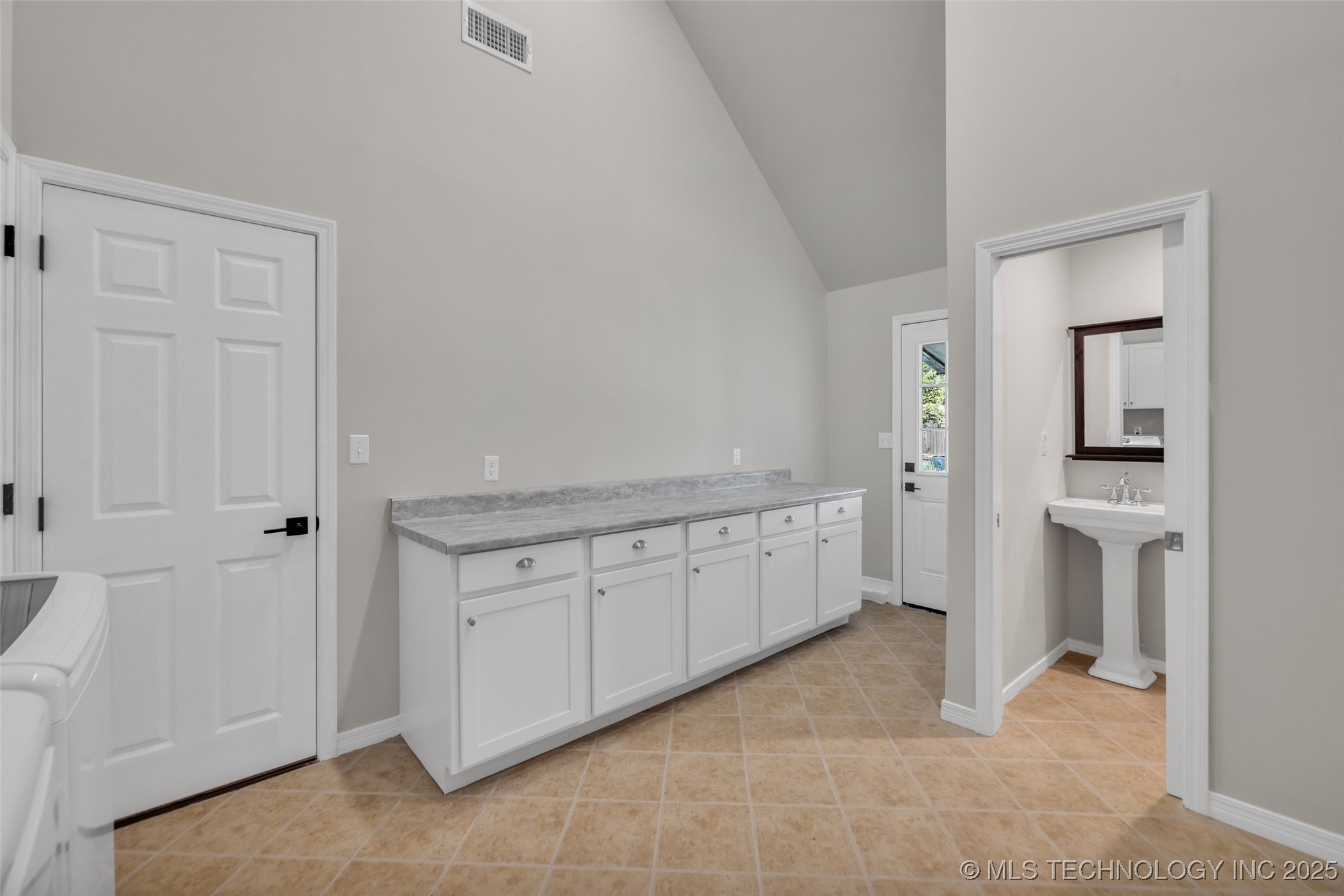 2603 E 20th Street Property Photo 51