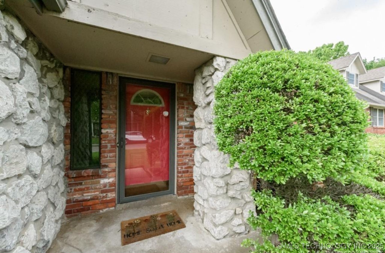 7014 E 64th Place Property Photo 3