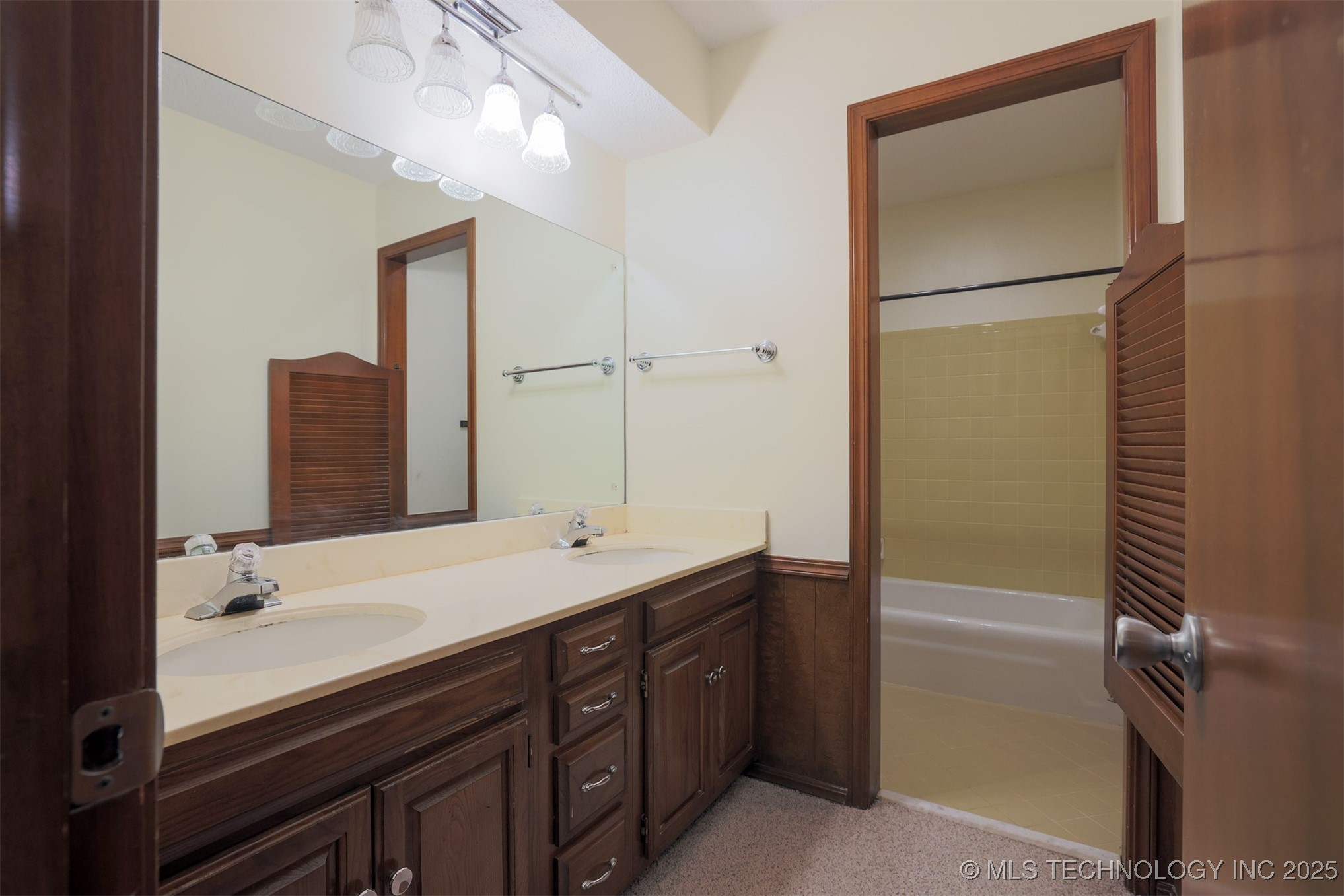 7014 E 64th Place Property Photo 39