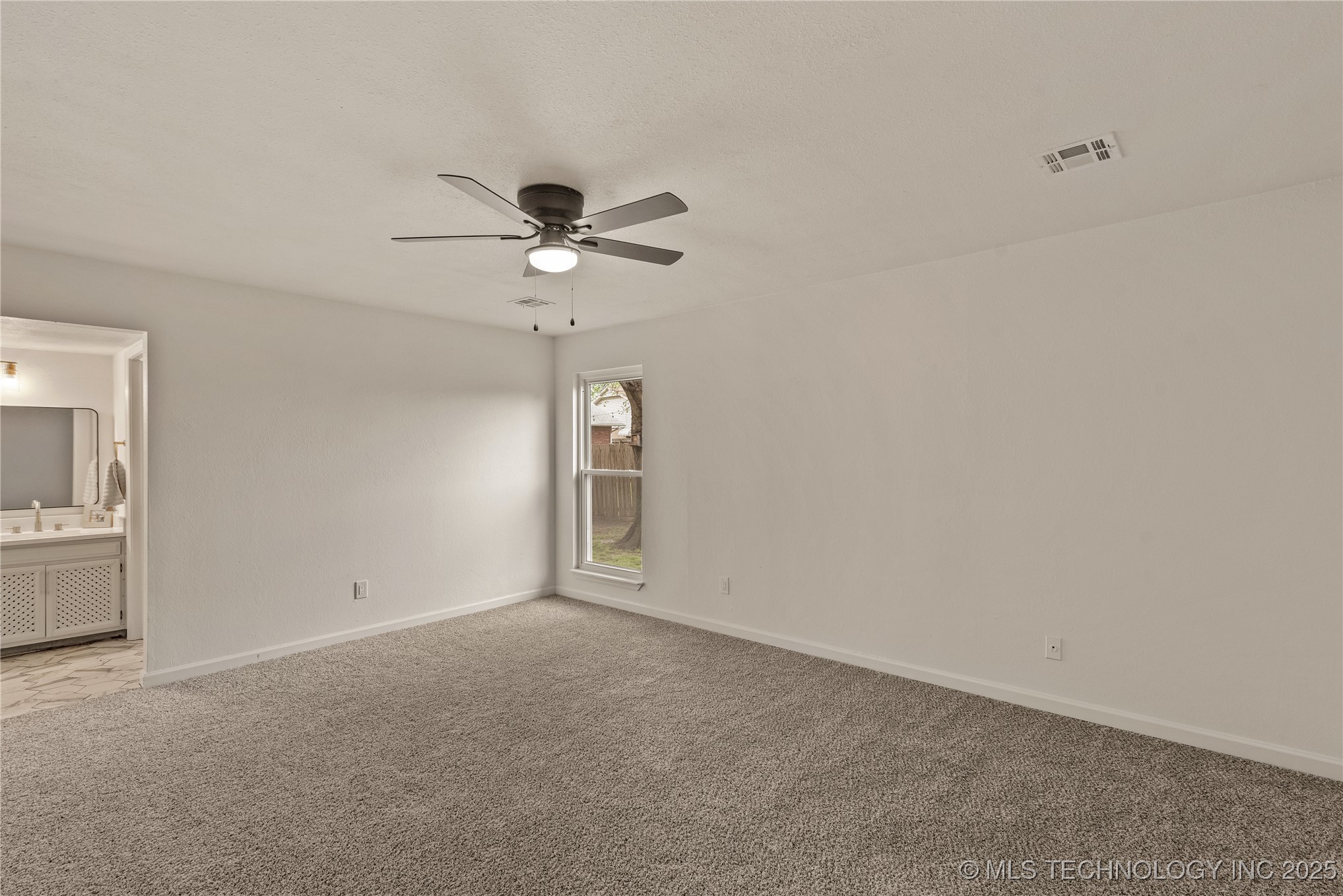 12234 E 39th Street Property Photo 25