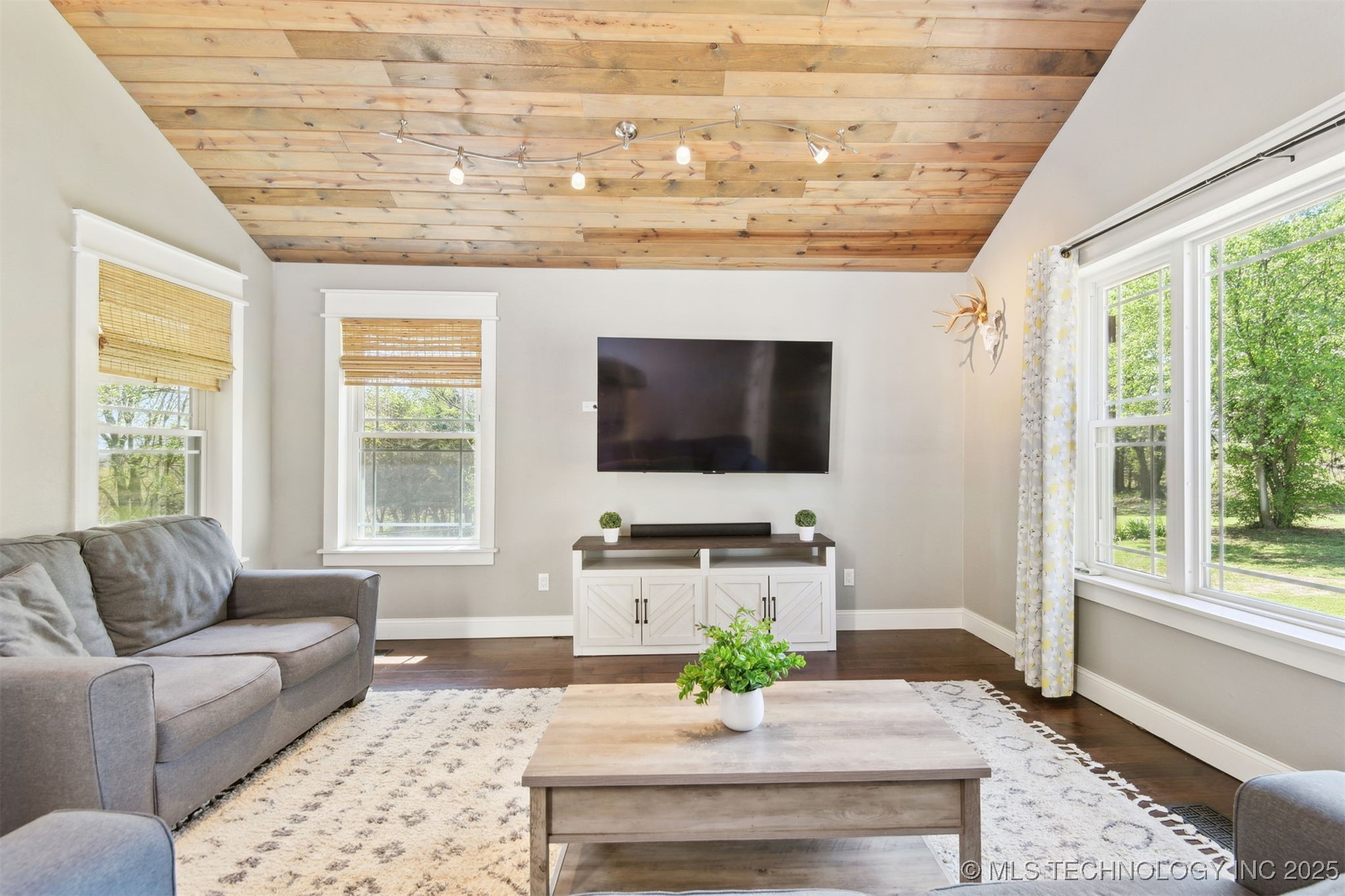 1749 Basin Road Property Photo 8