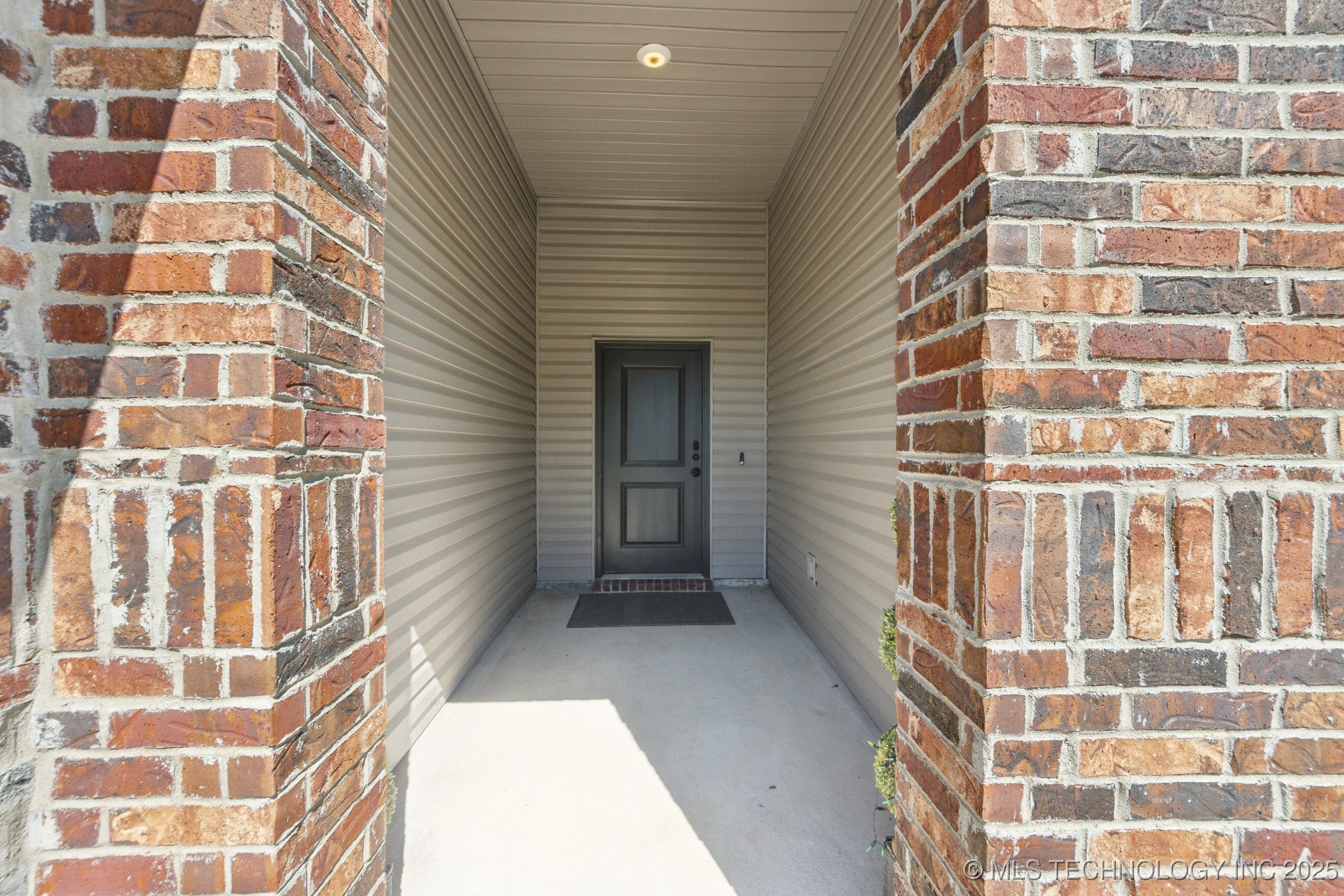 80 Stonegate Drive Property Photo 3