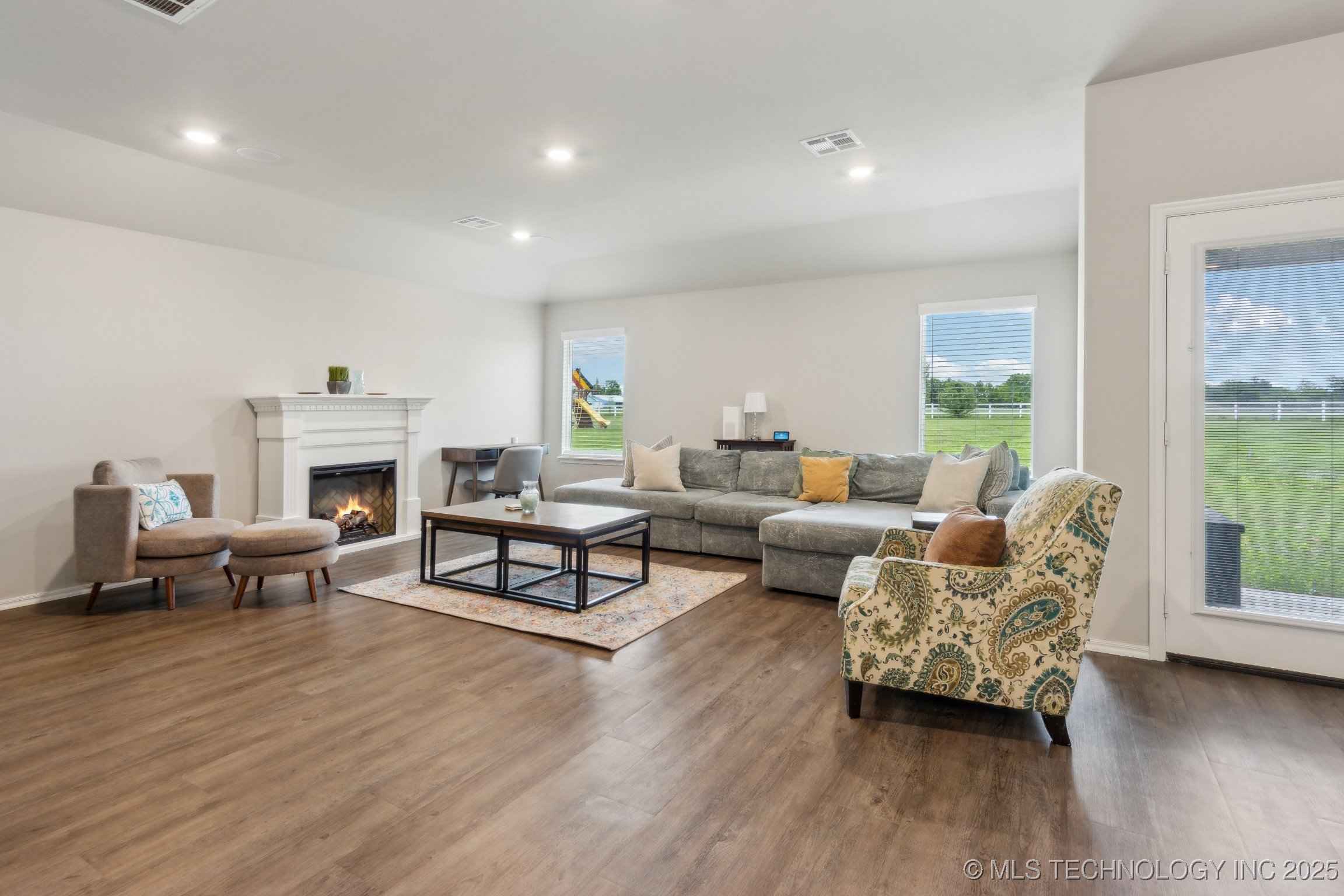 80 Stonegate Drive Property Photo 6