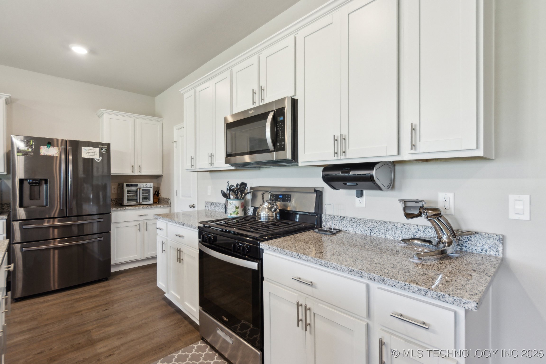 80 Stonegate Drive Property Photo 13