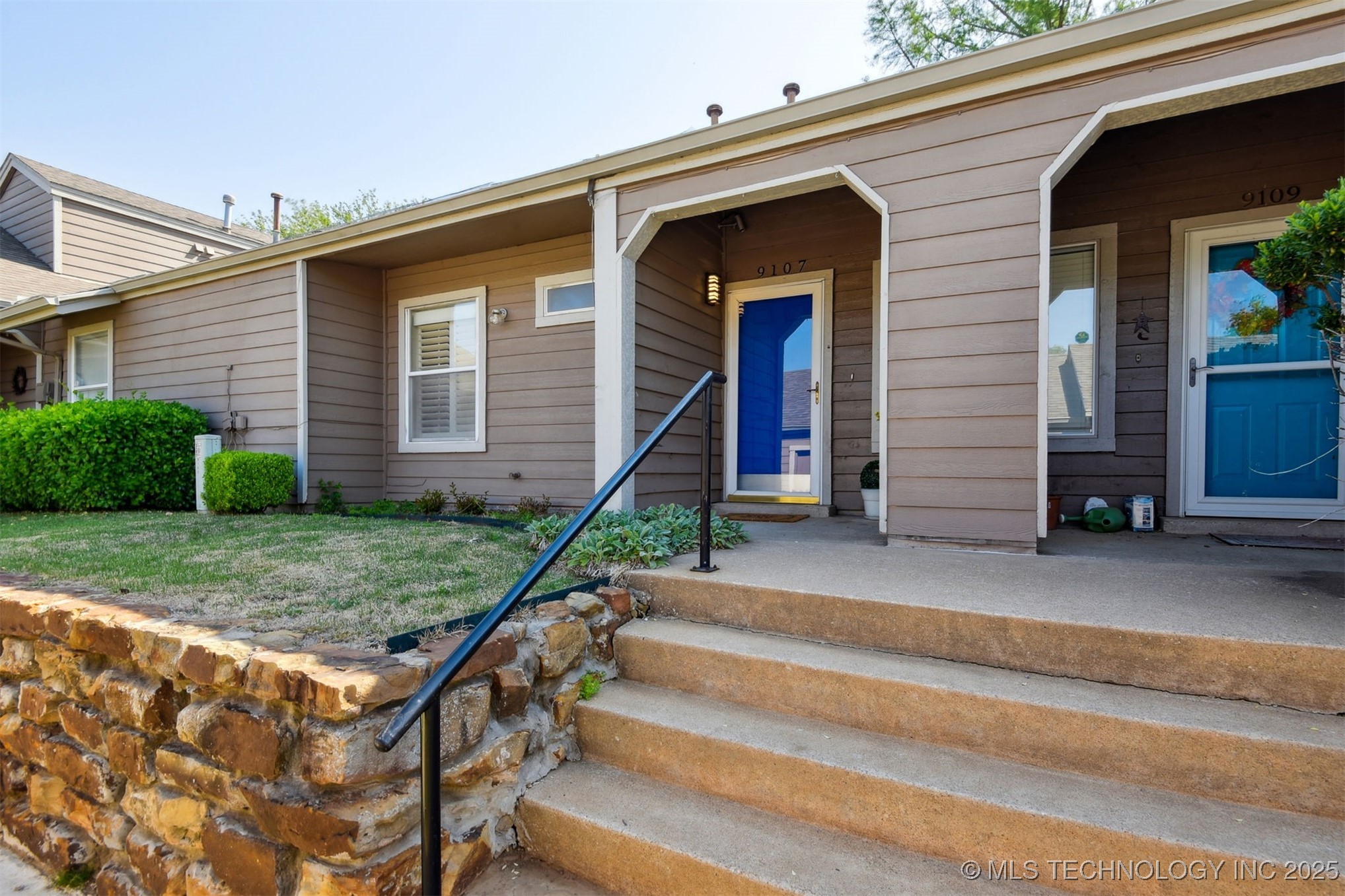 9107 S Florence Avenue 5 Property Photo 2