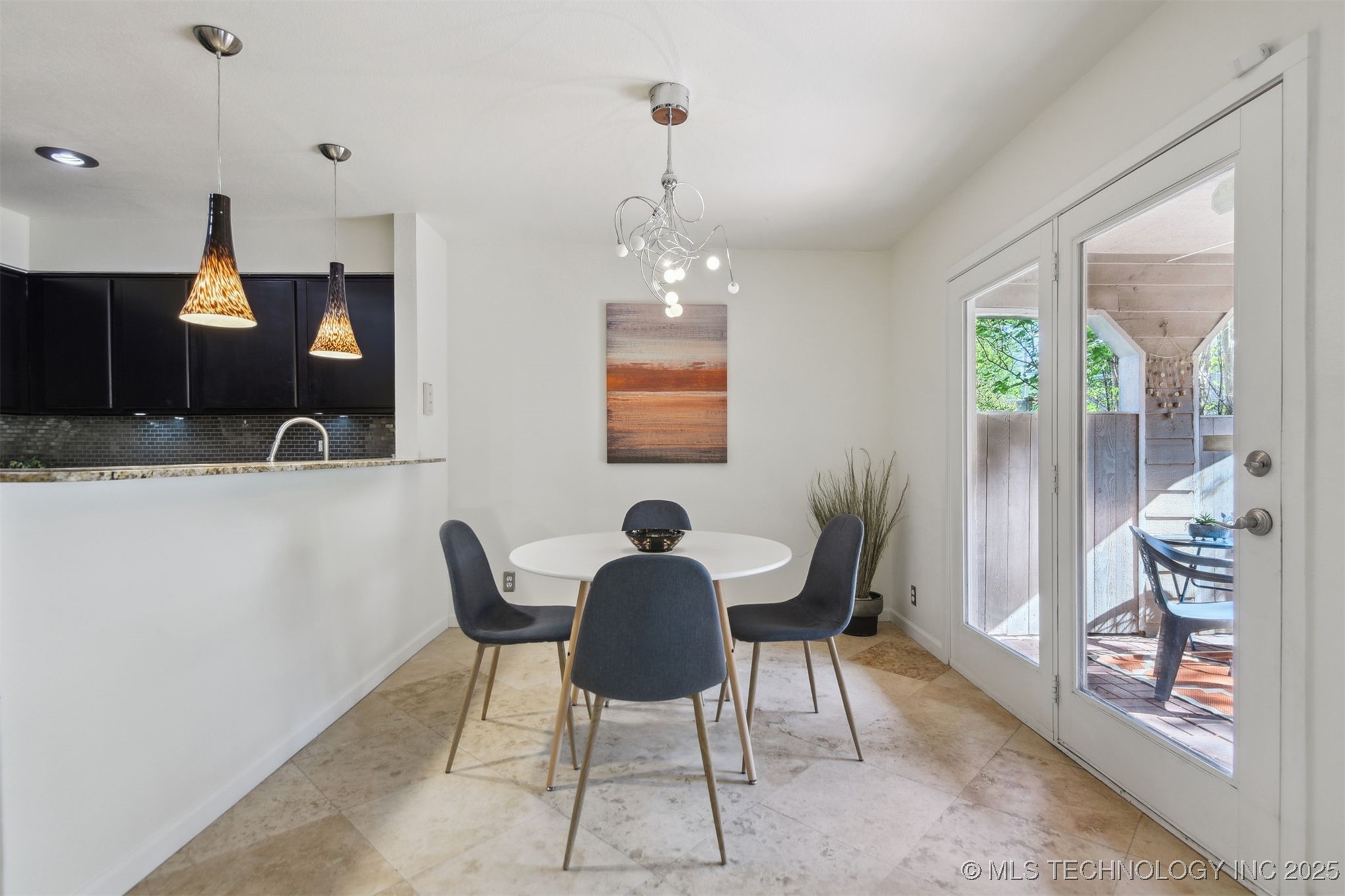 9107 S Florence Avenue 5 Property Photo 12