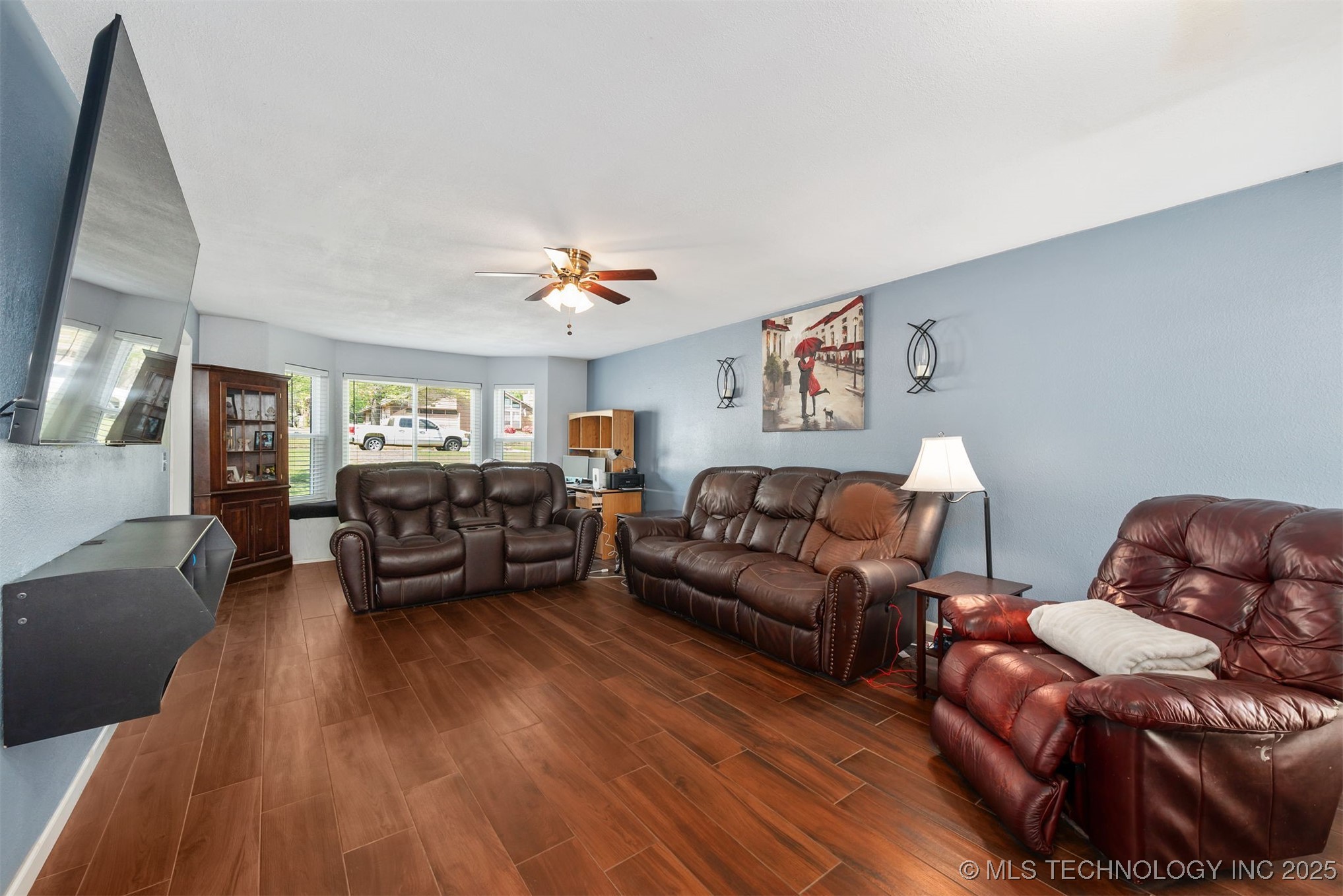 11923 S 267th East Avenue Property Photo 6