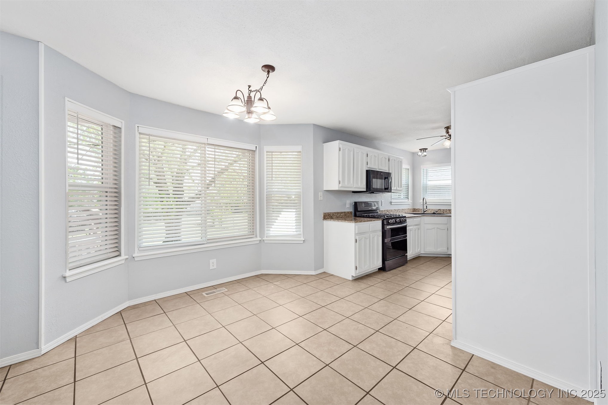 11923 S 267th East Avenue Property Photo 8