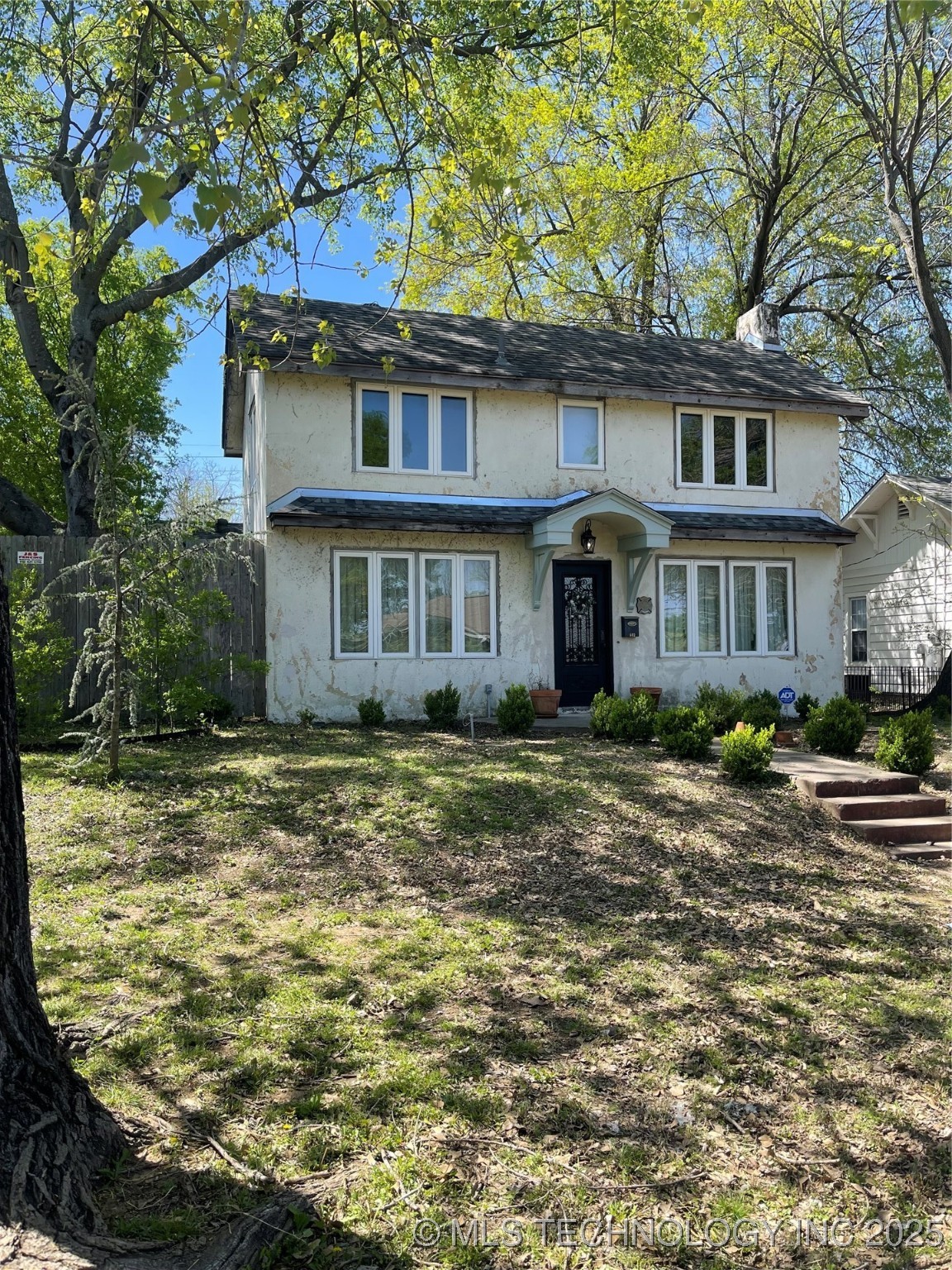 602 E Comanche Street Property Photo 1