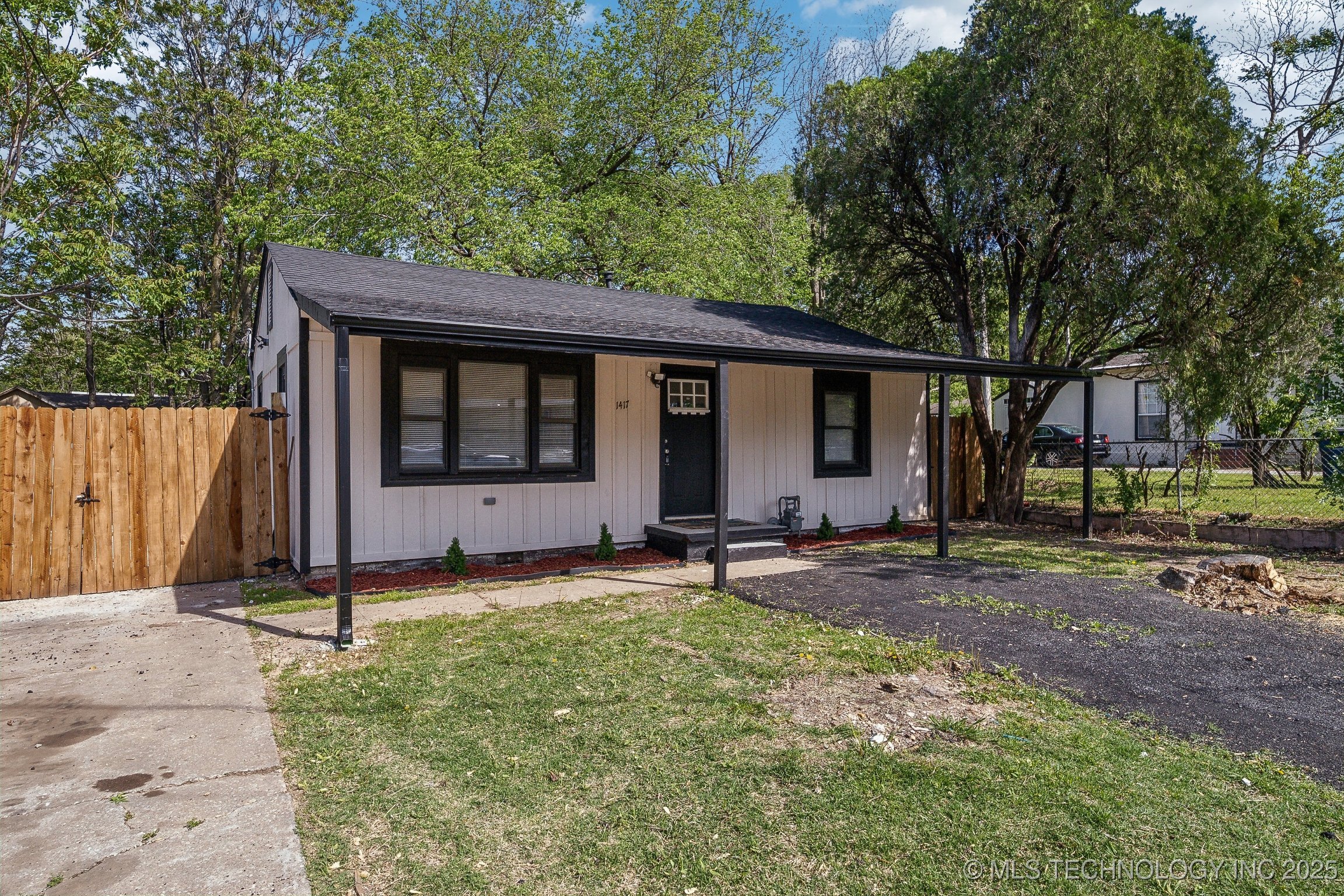 1417 N Wheeling Avenue Property Photo