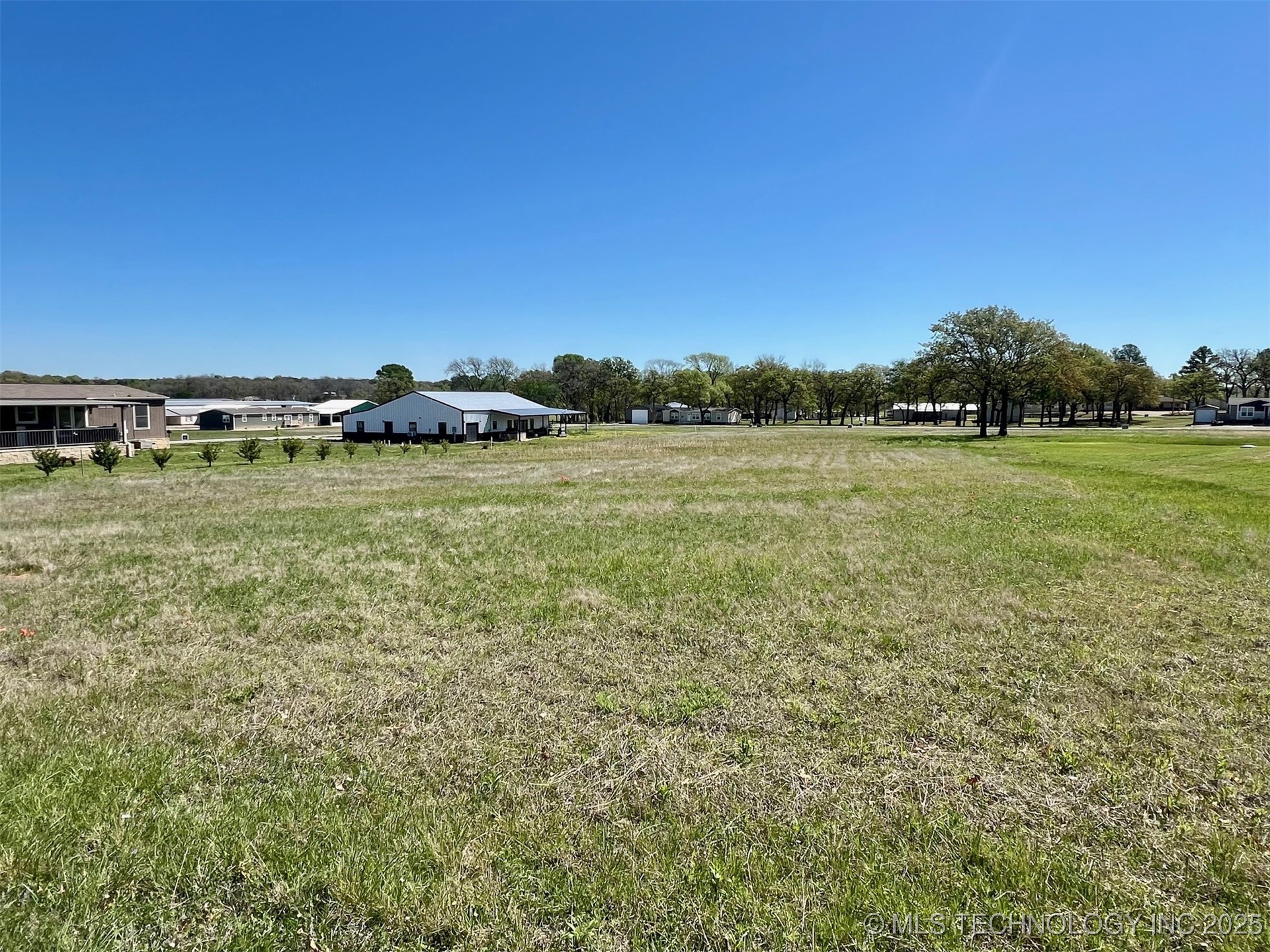 2043 Angler Circle Property Photo