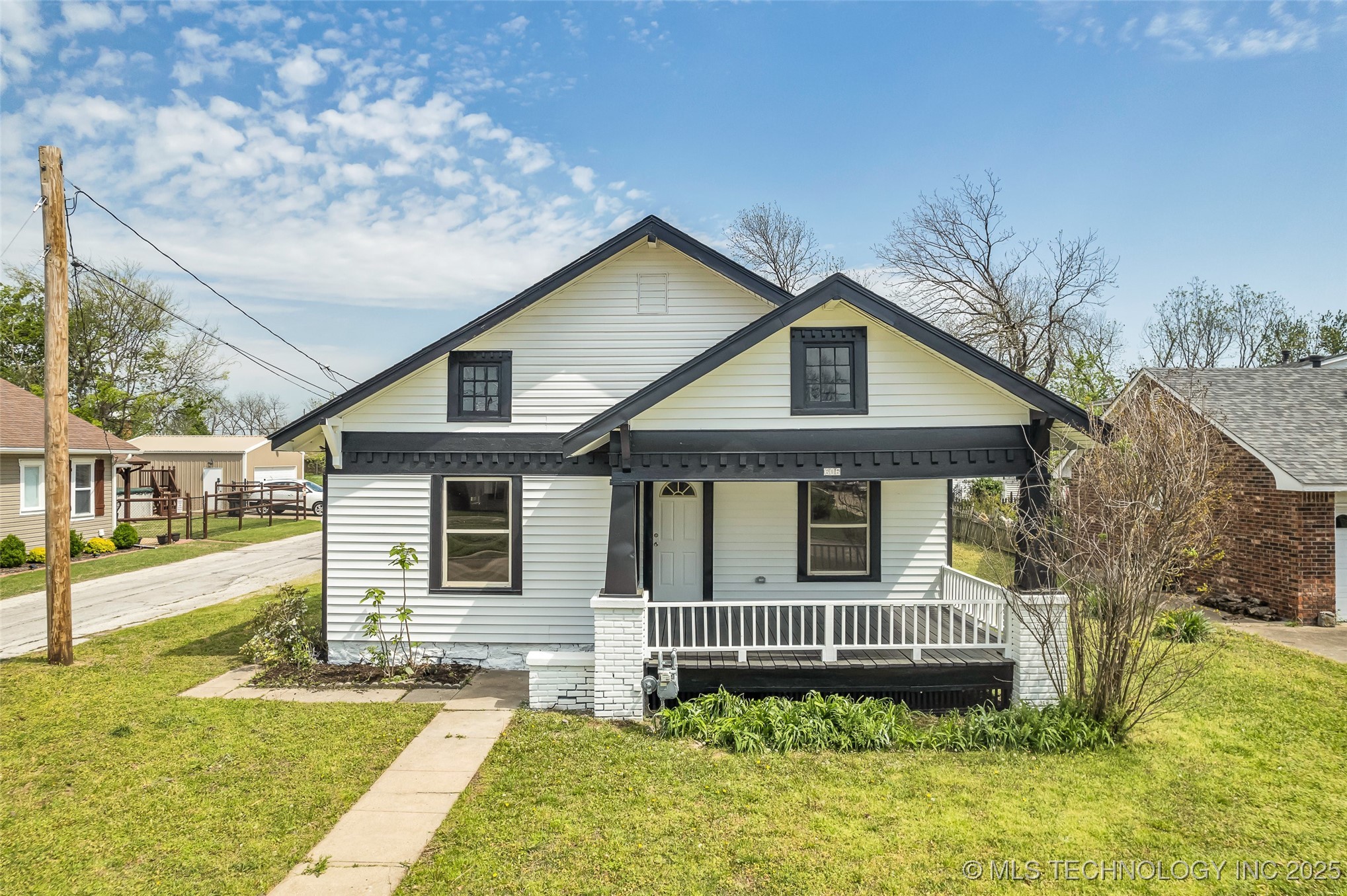 606 N Seminole Avenue Property Photo