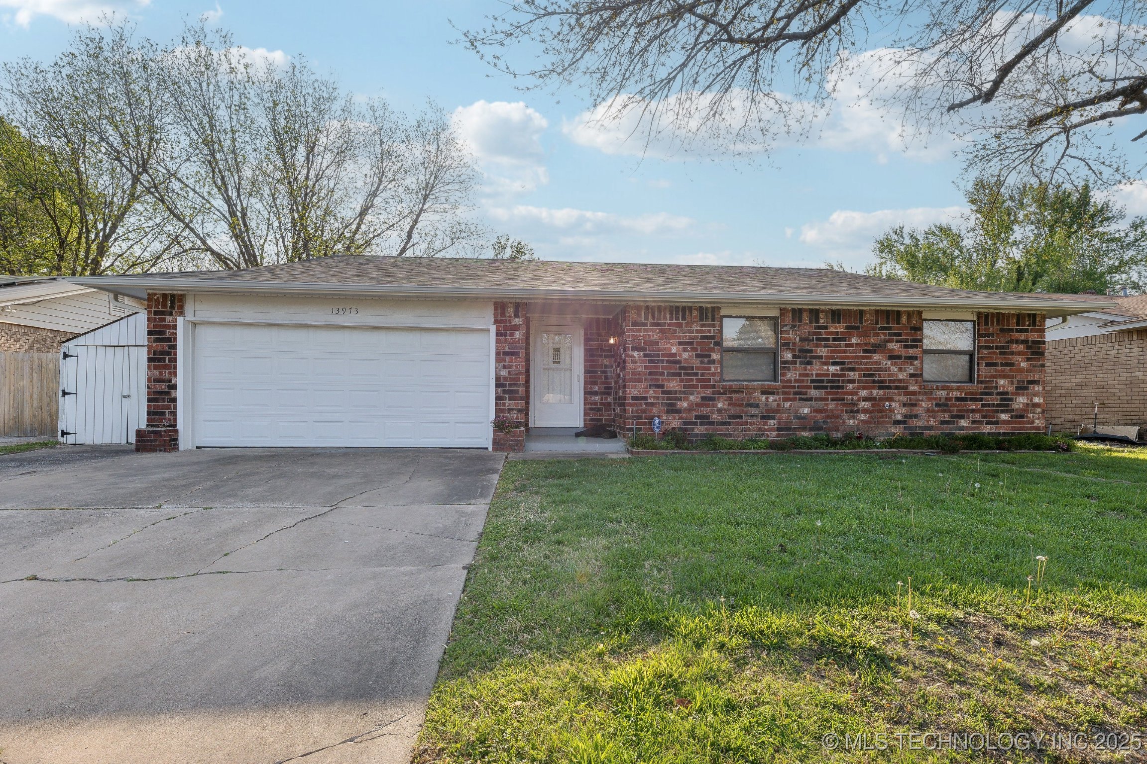 13973 S Hickory Street Property Photo
