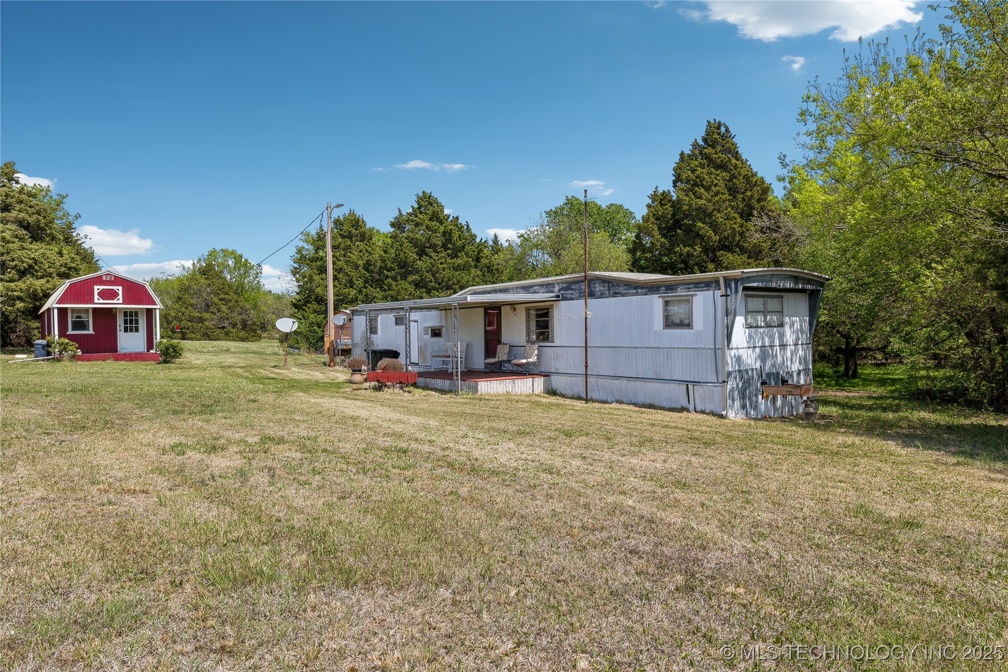 54050 S 36500 Road Property Photo