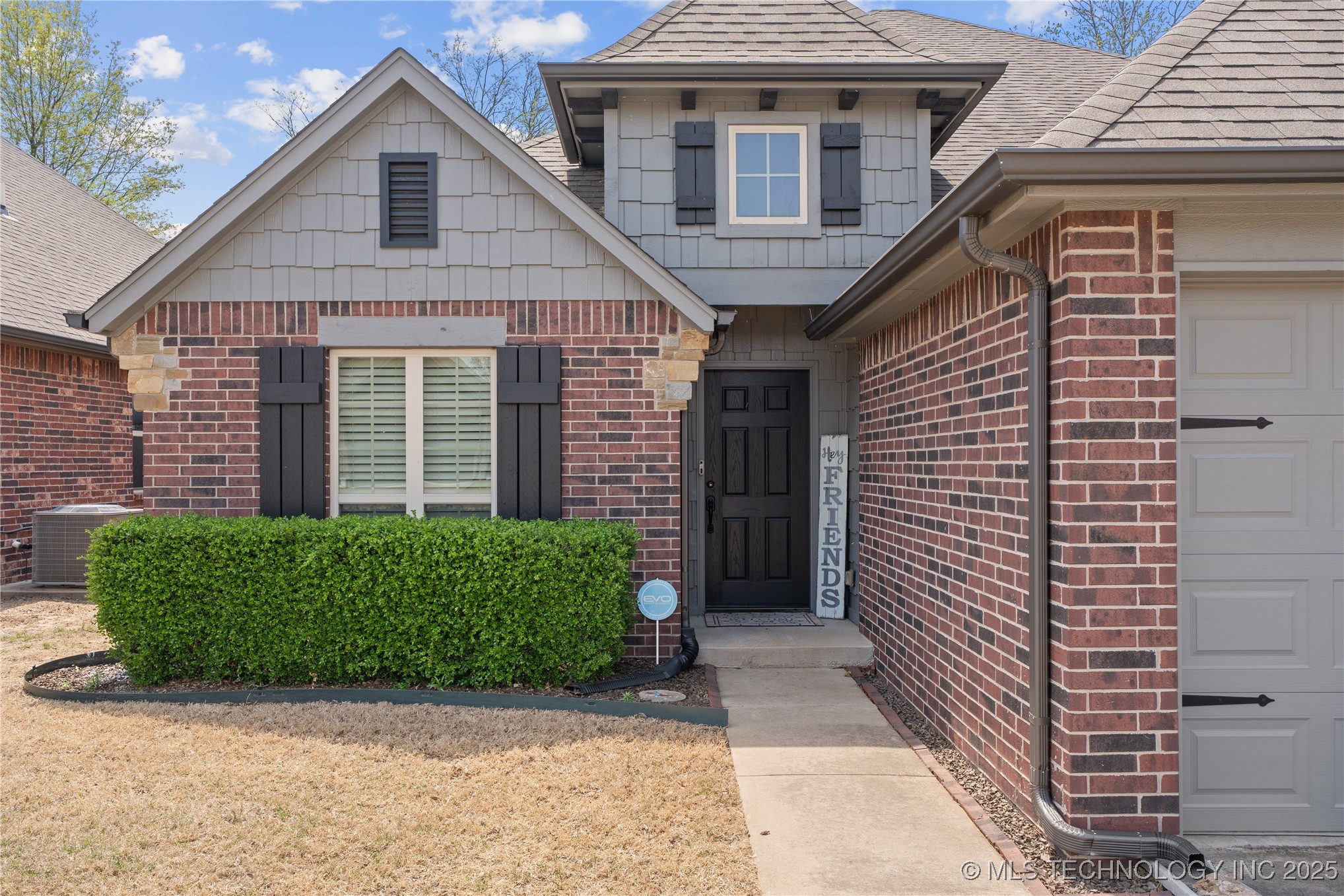 3235 Boardwalk Court Property Photo 2