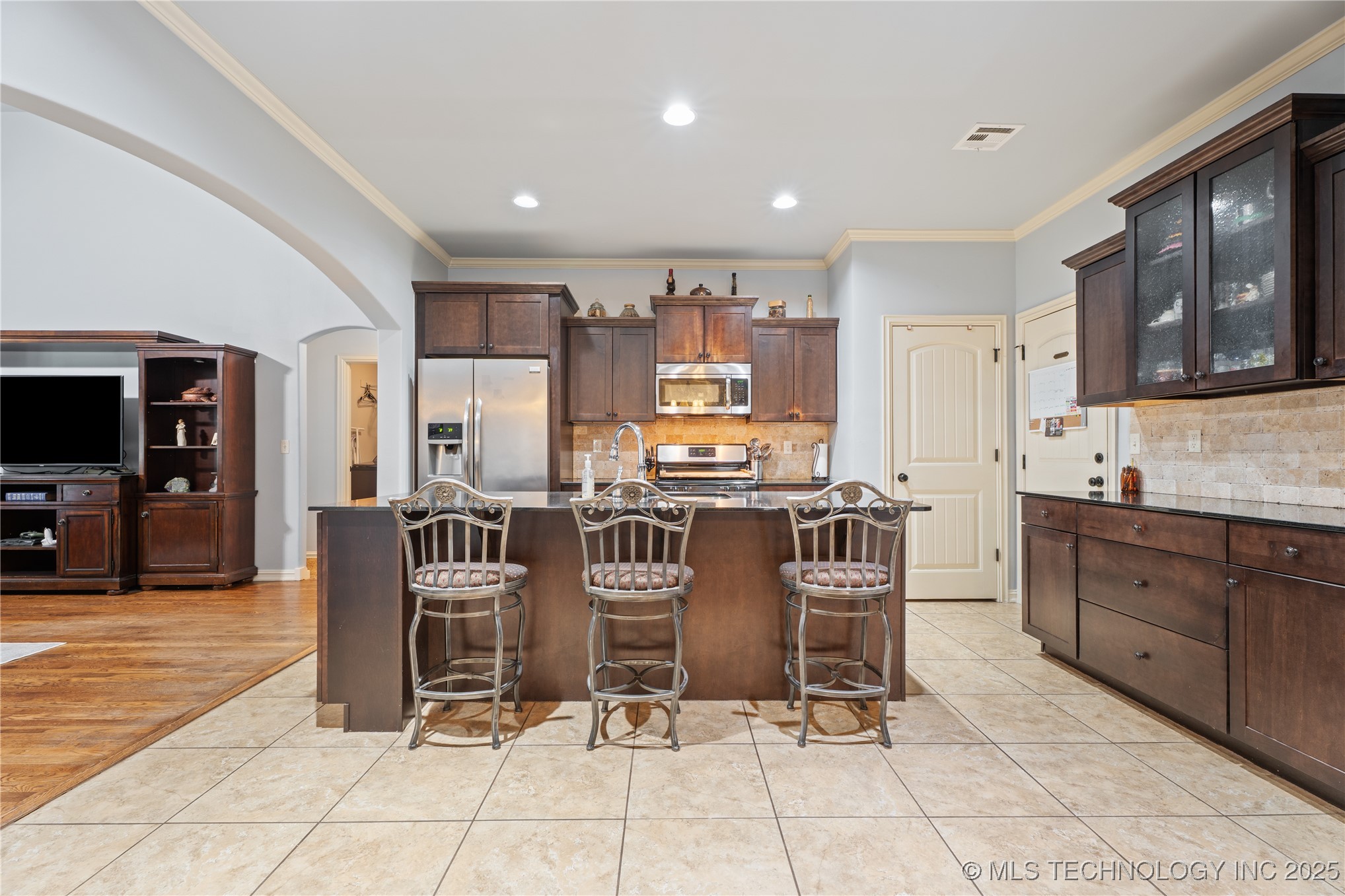 3235 Boardwalk Court Property Photo 9