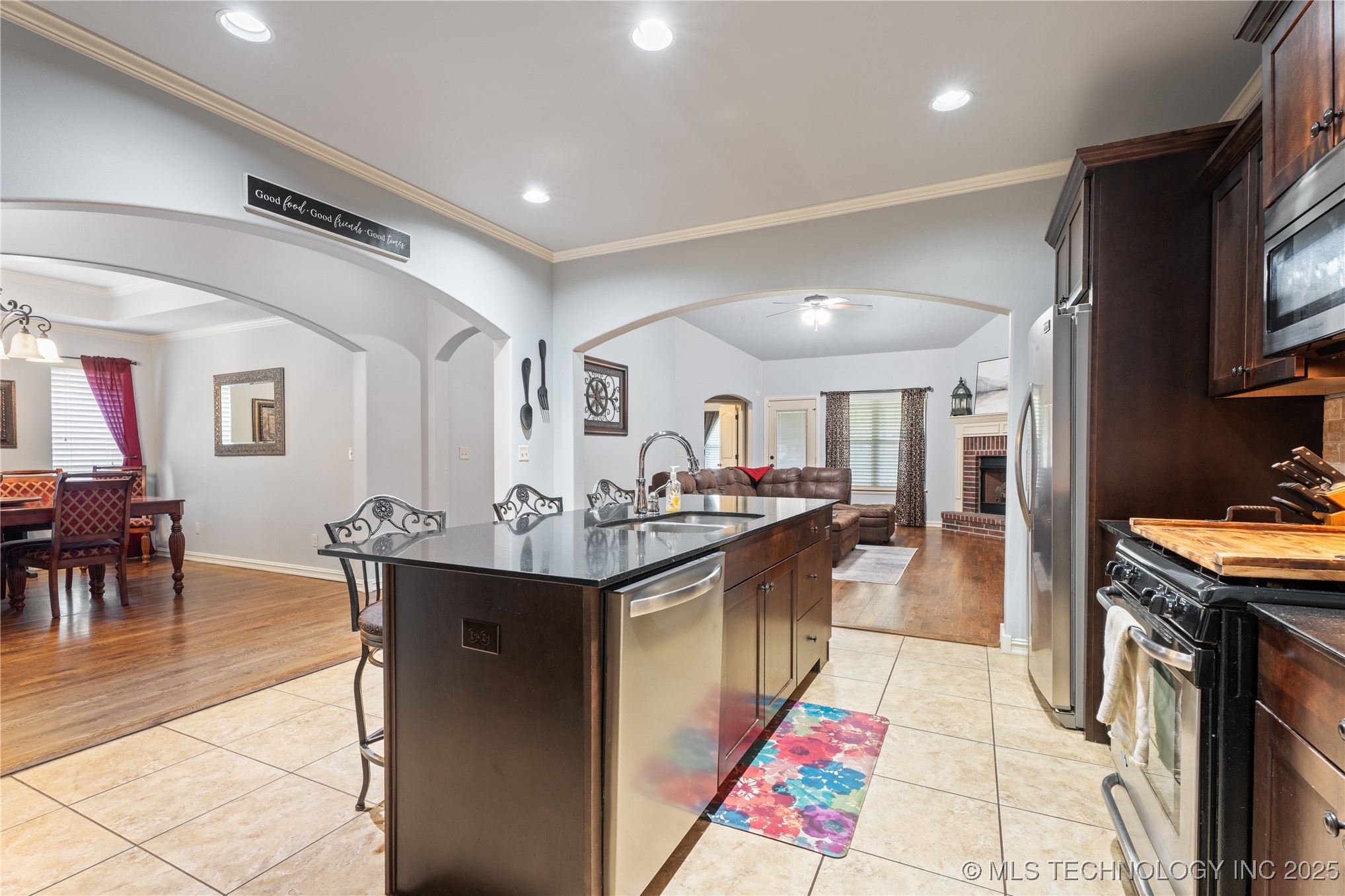 3235 Boardwalk Court Property Photo 10