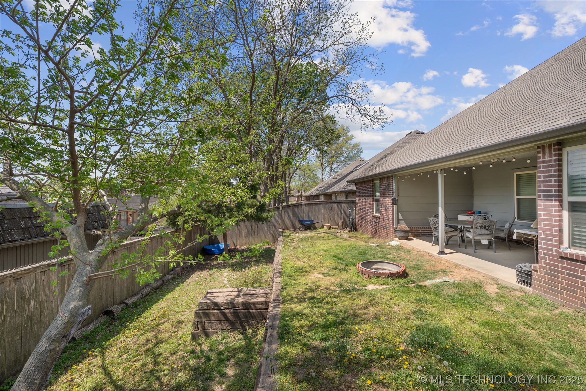 3235 Boardwalk Court Property Photo 29