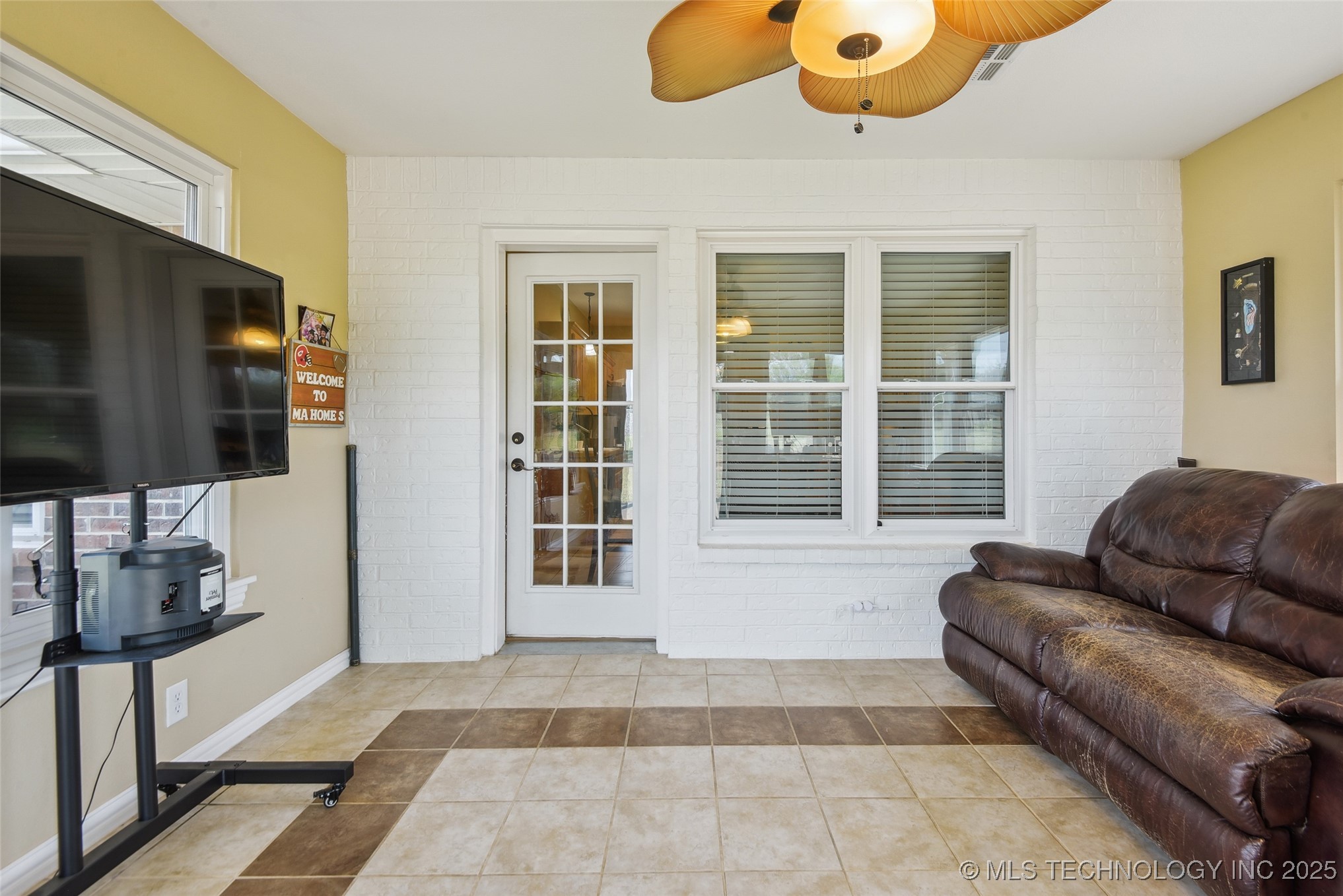605 S Timber Ridge Drive Property Photo 19