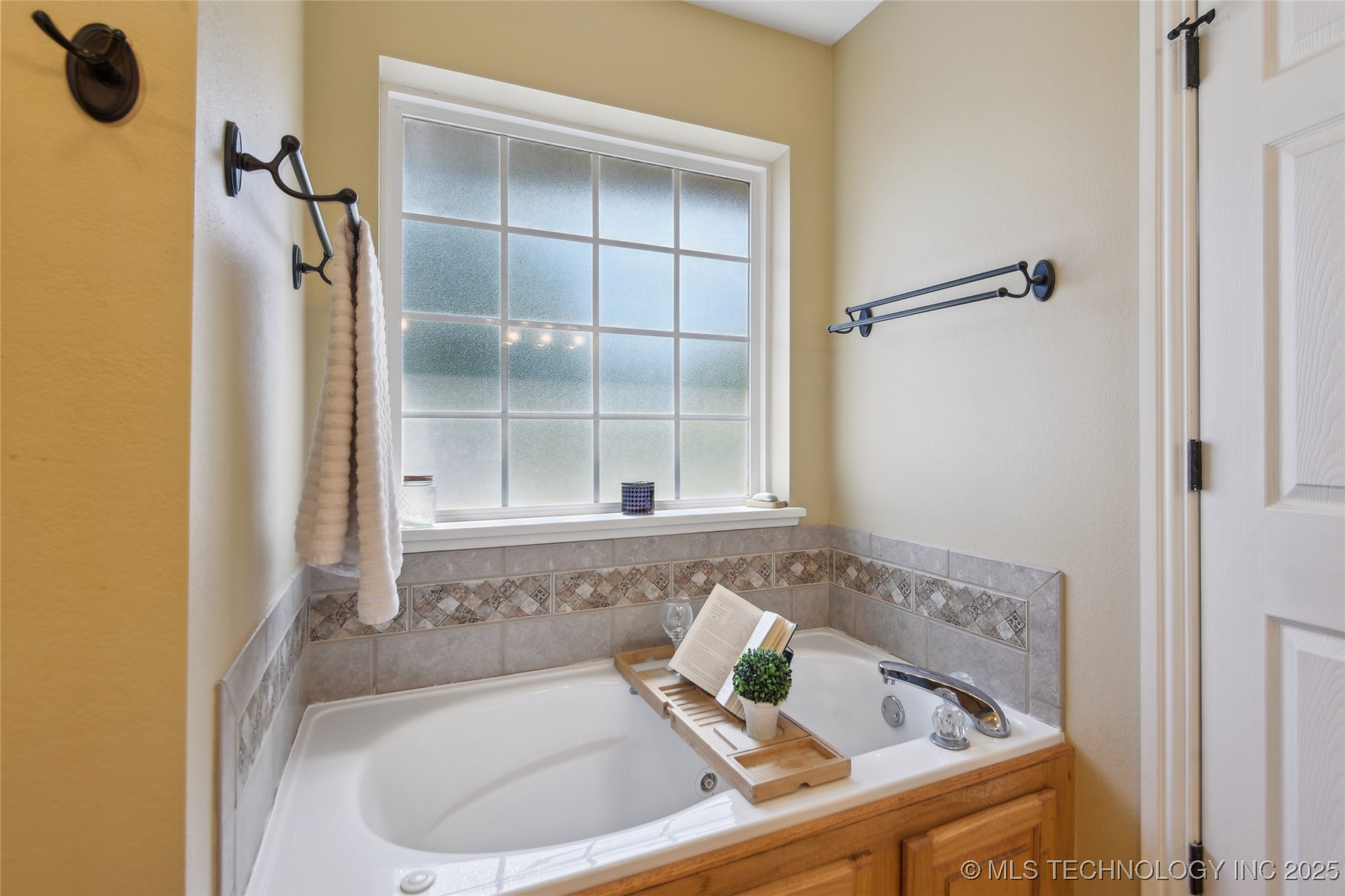 605 S Timber Ridge Drive Property Photo 25