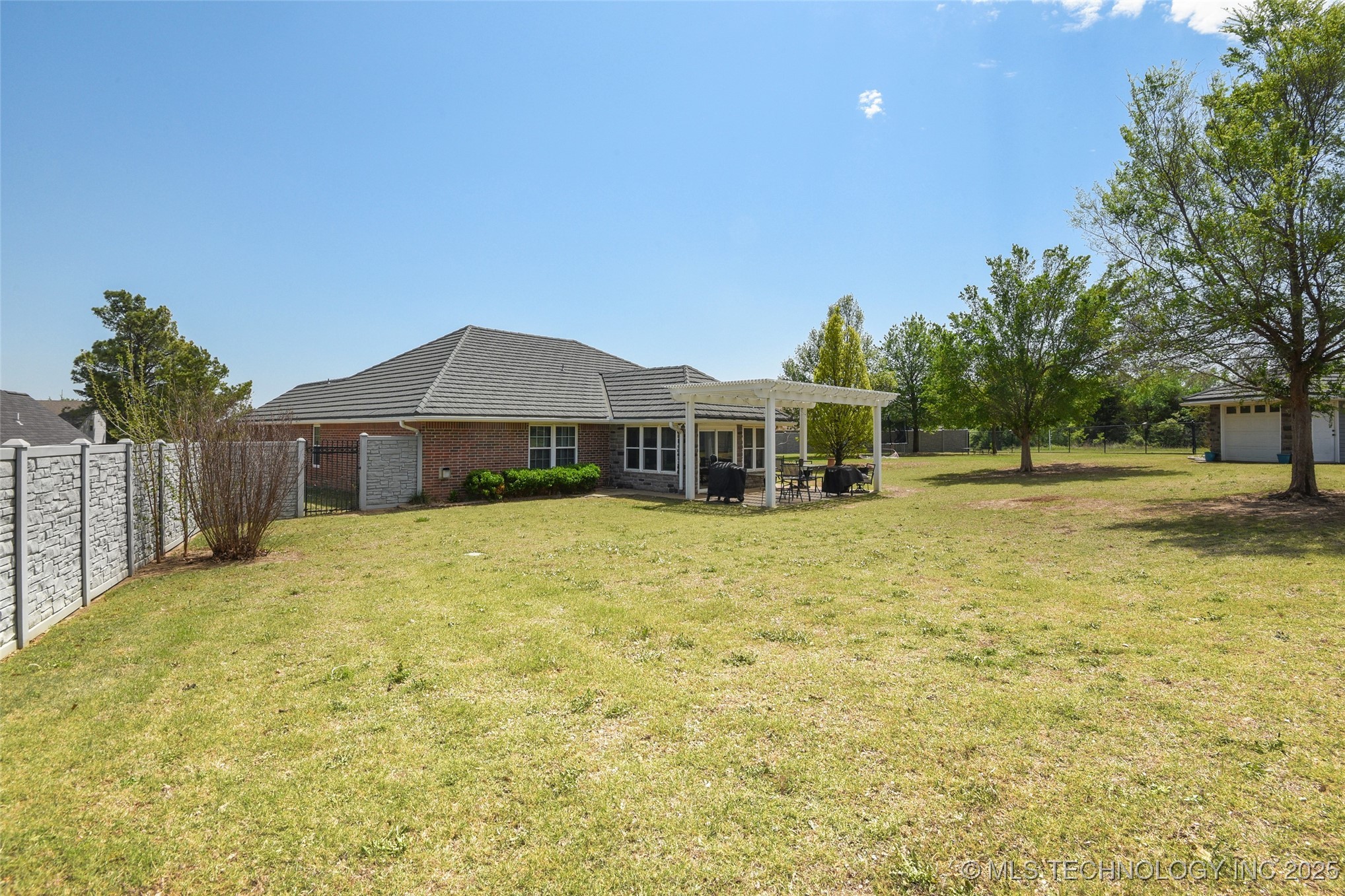 605 S Timber Ridge Drive Property Photo 42