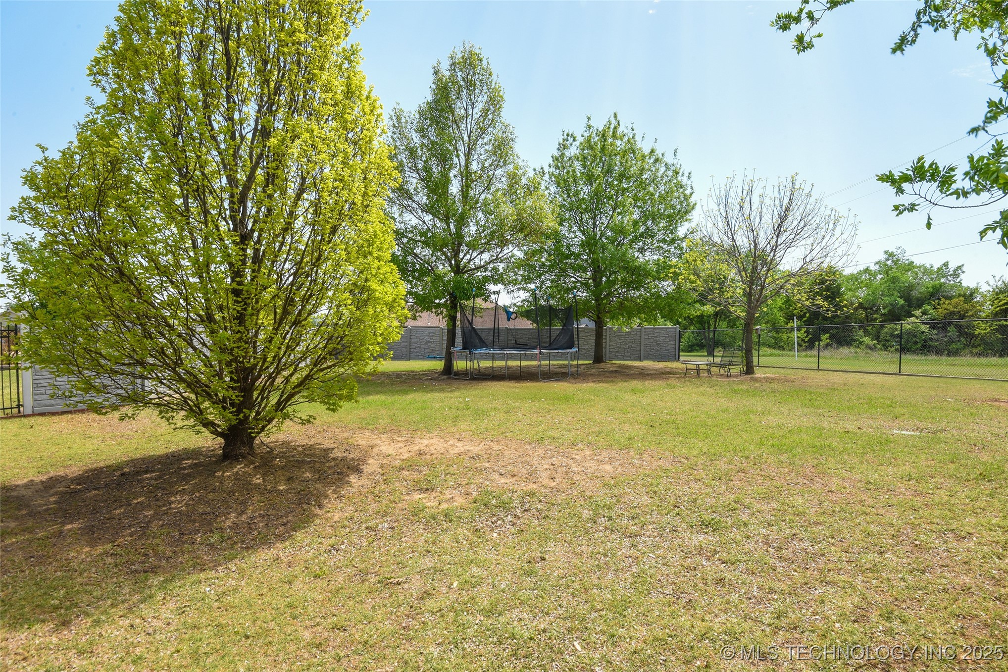 605 S Timber Ridge Drive Property Photo 43