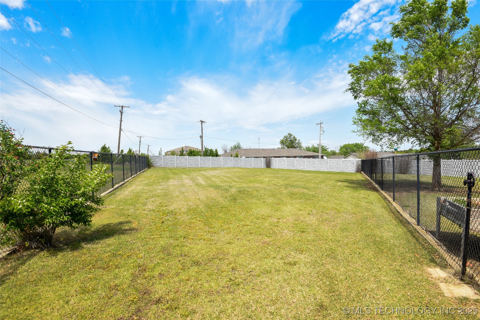 605 S Timber Ridge Drive Property Photo 44