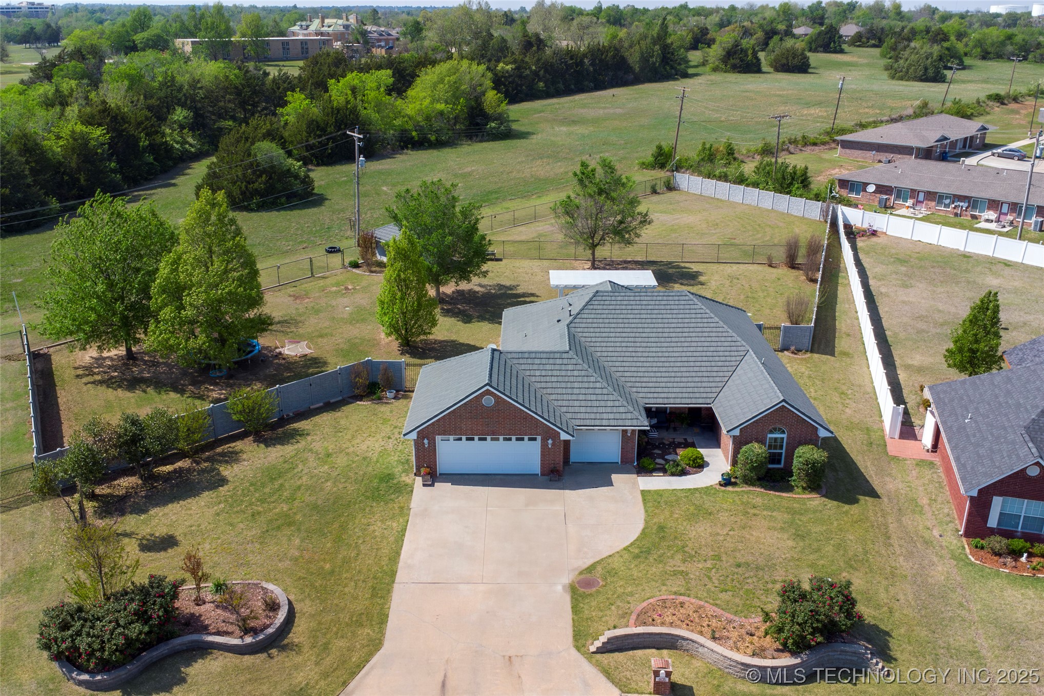 605 S Timber Ridge Drive Property Photo 47