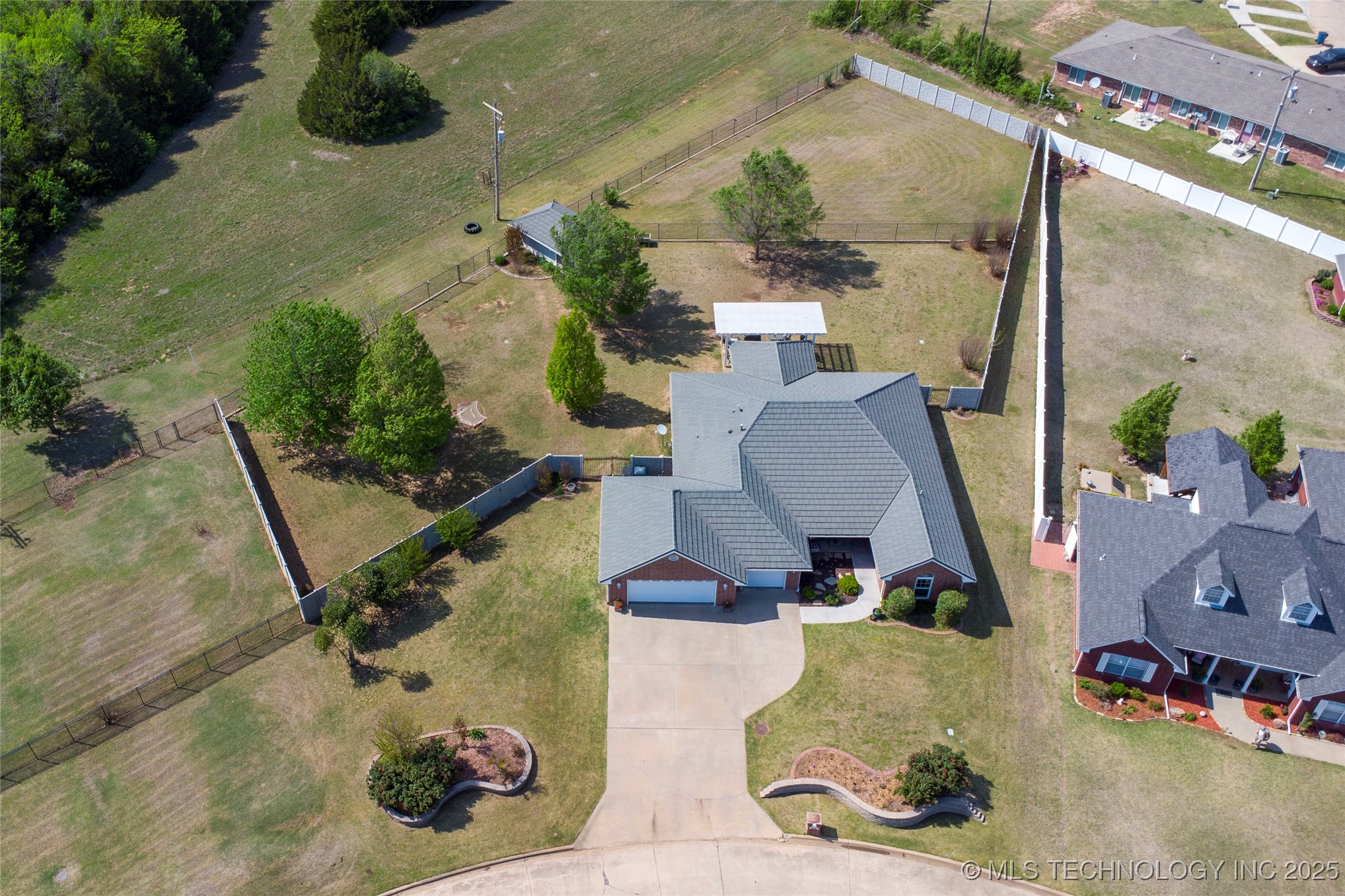 605 S Timber Ridge Drive Property Photo 49
