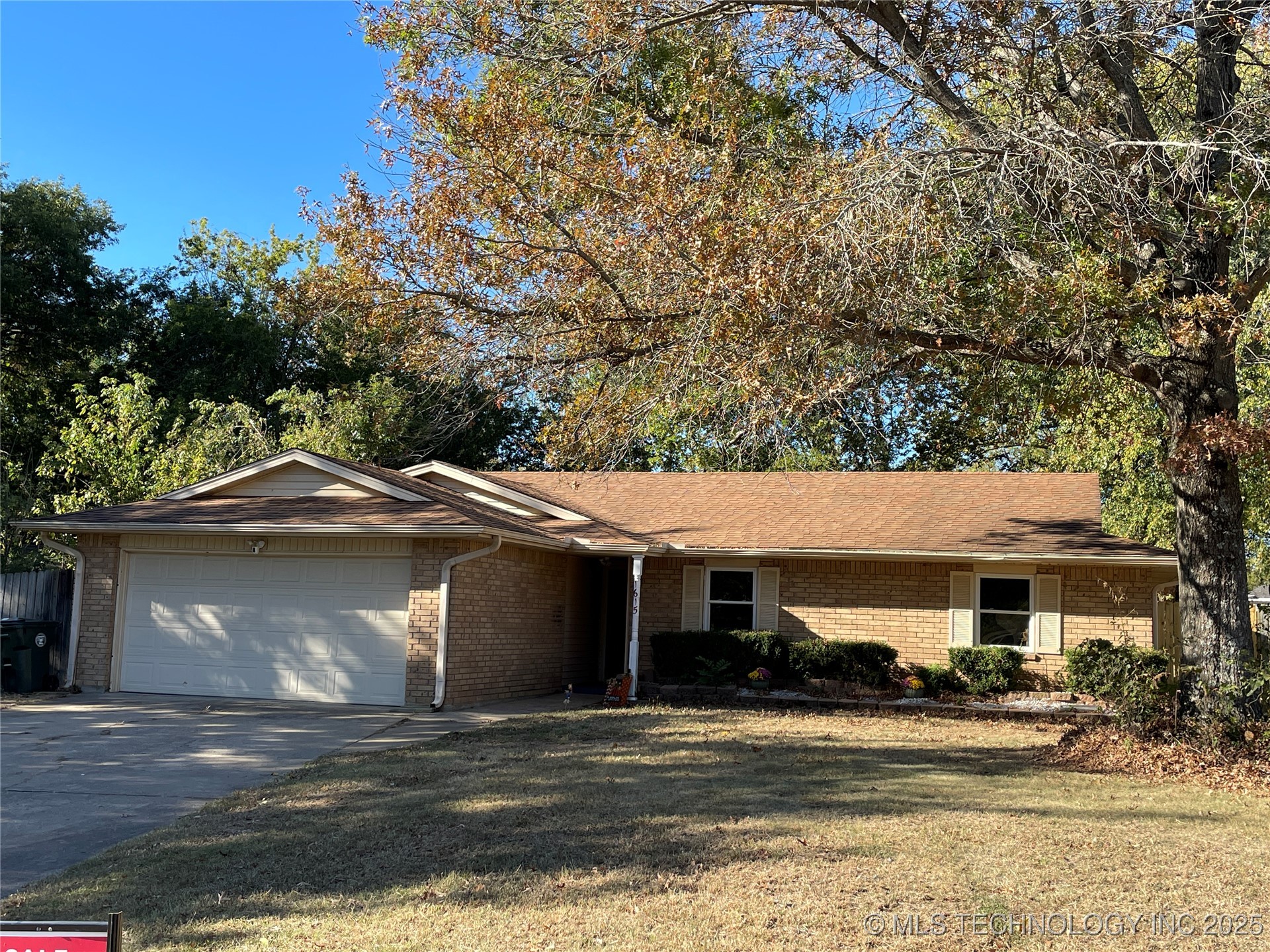 1615 Blue Jay Lane Property Photo