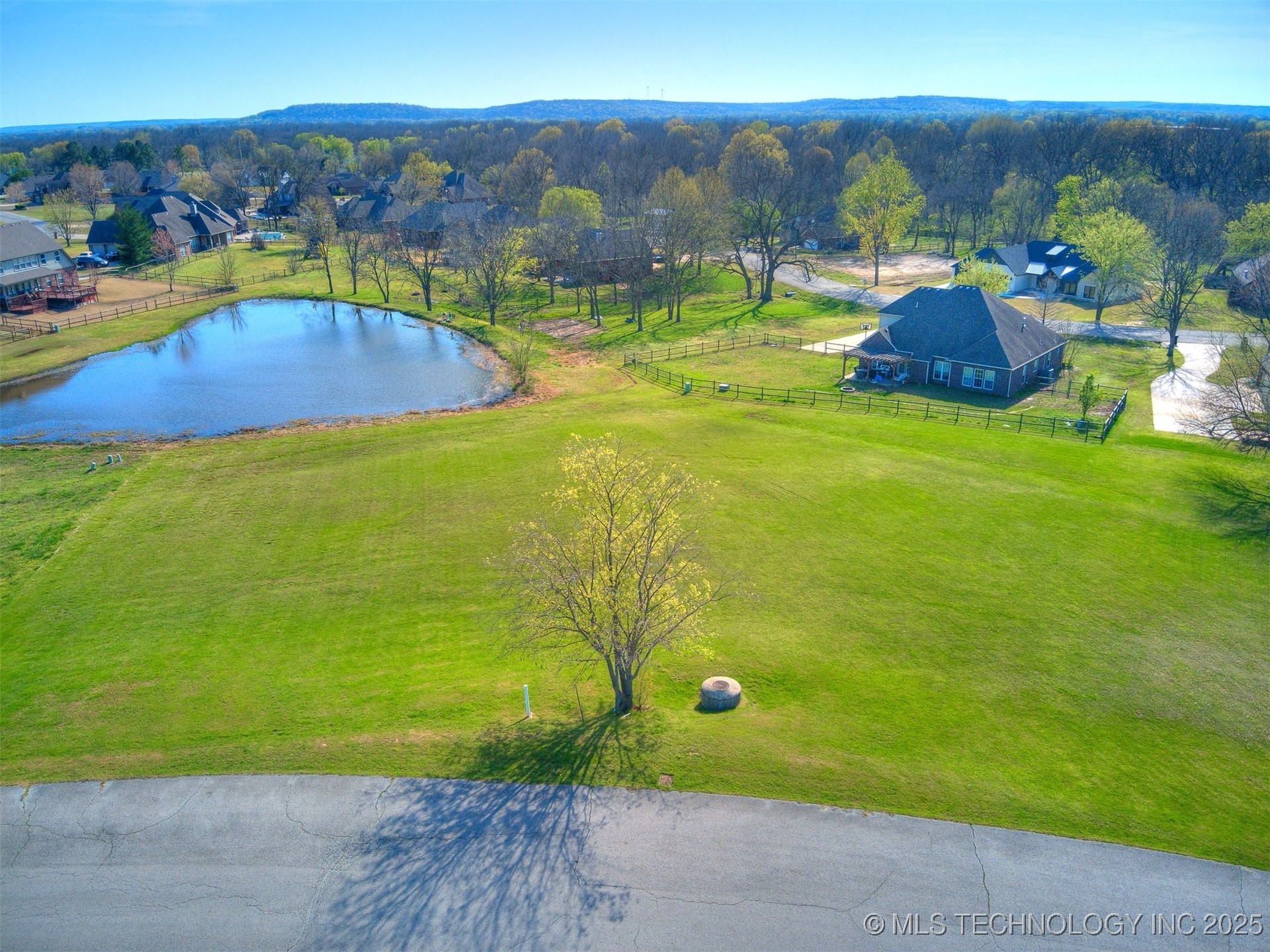 29 S Tall Chief Avenue Property Photo