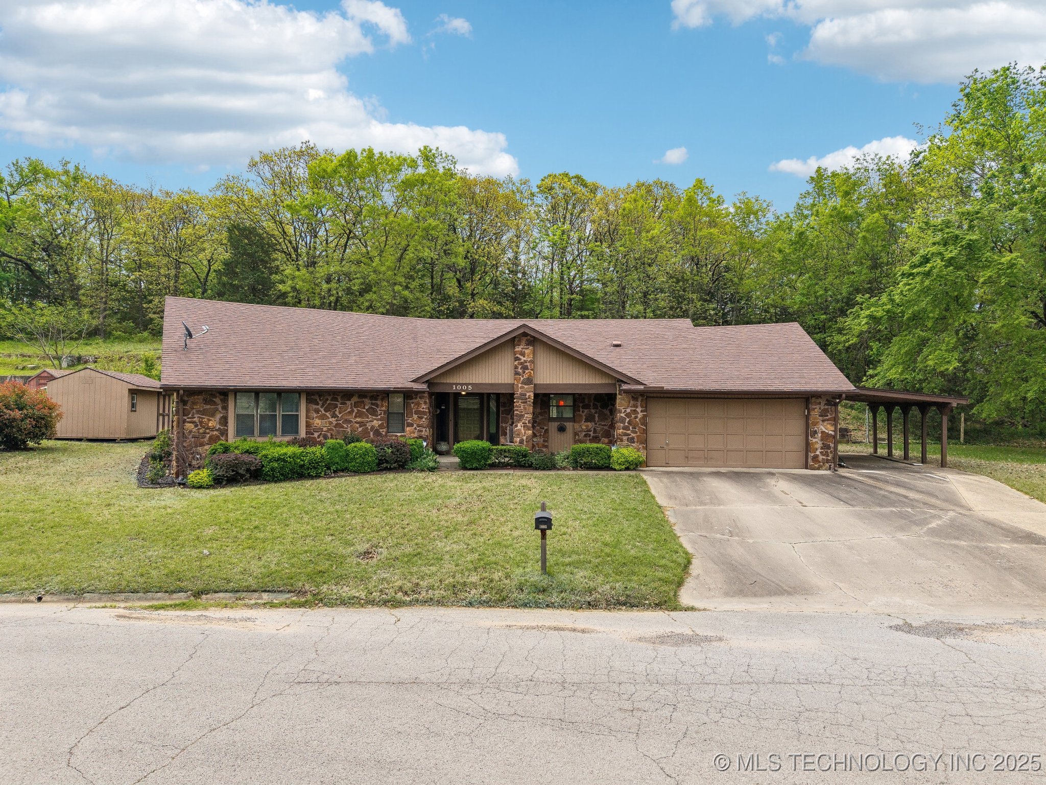 1005 Valley Road Property Photo
