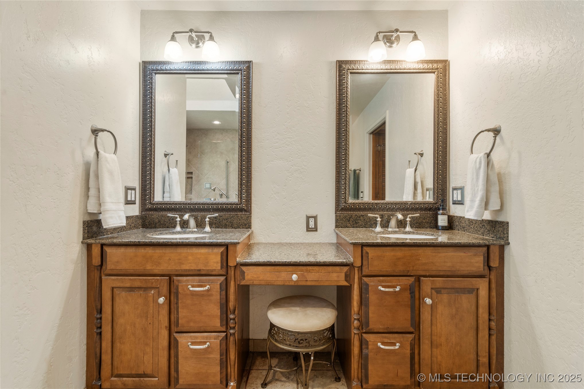 10421 S Richmond Place Property Photo 32