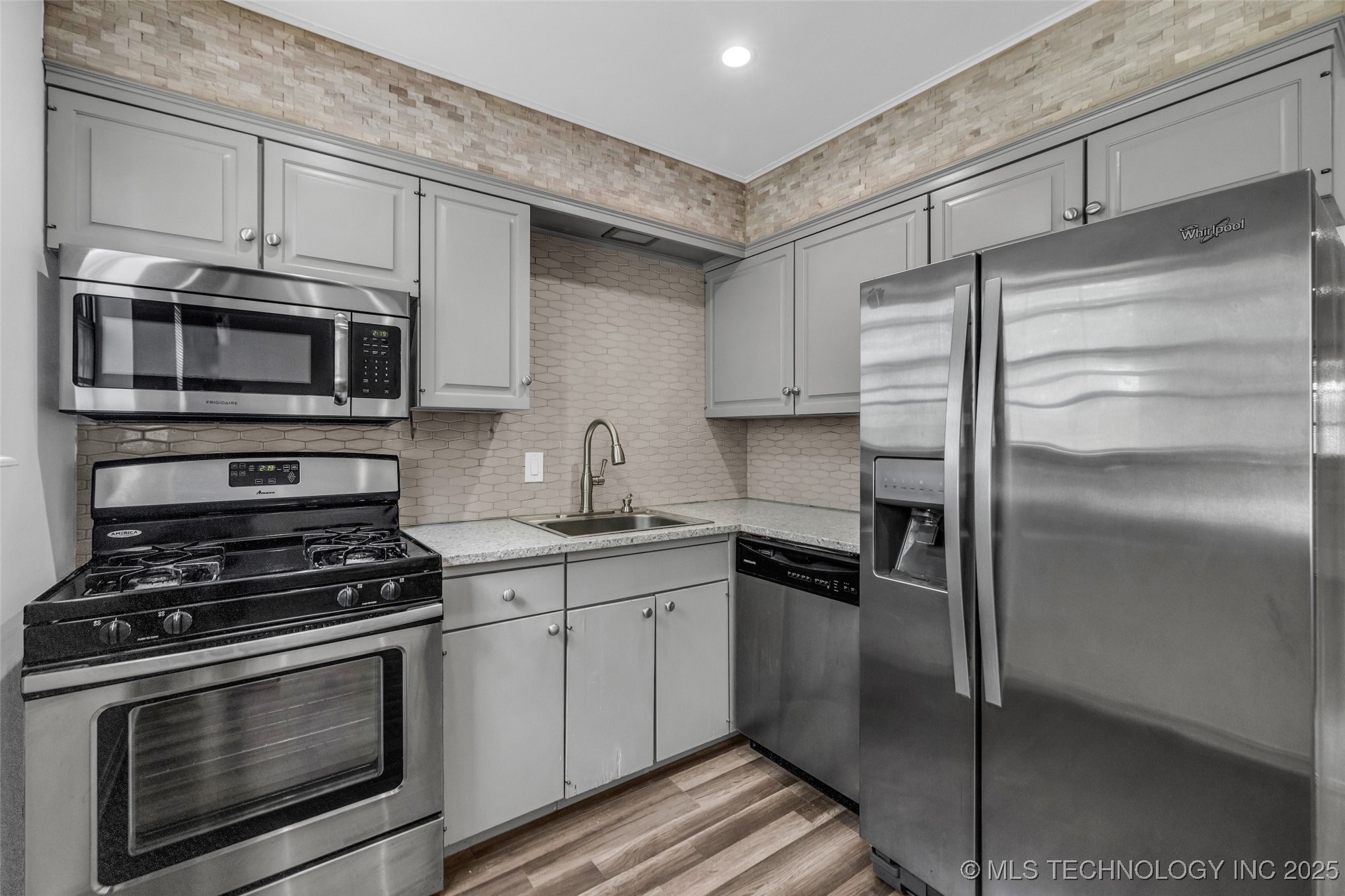 4517 S Peoria Avenue 31a Property Photo 10