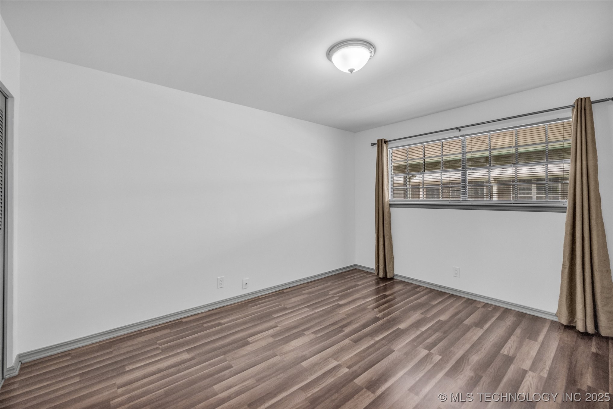 4517 S Peoria Avenue 31a Property Photo 14