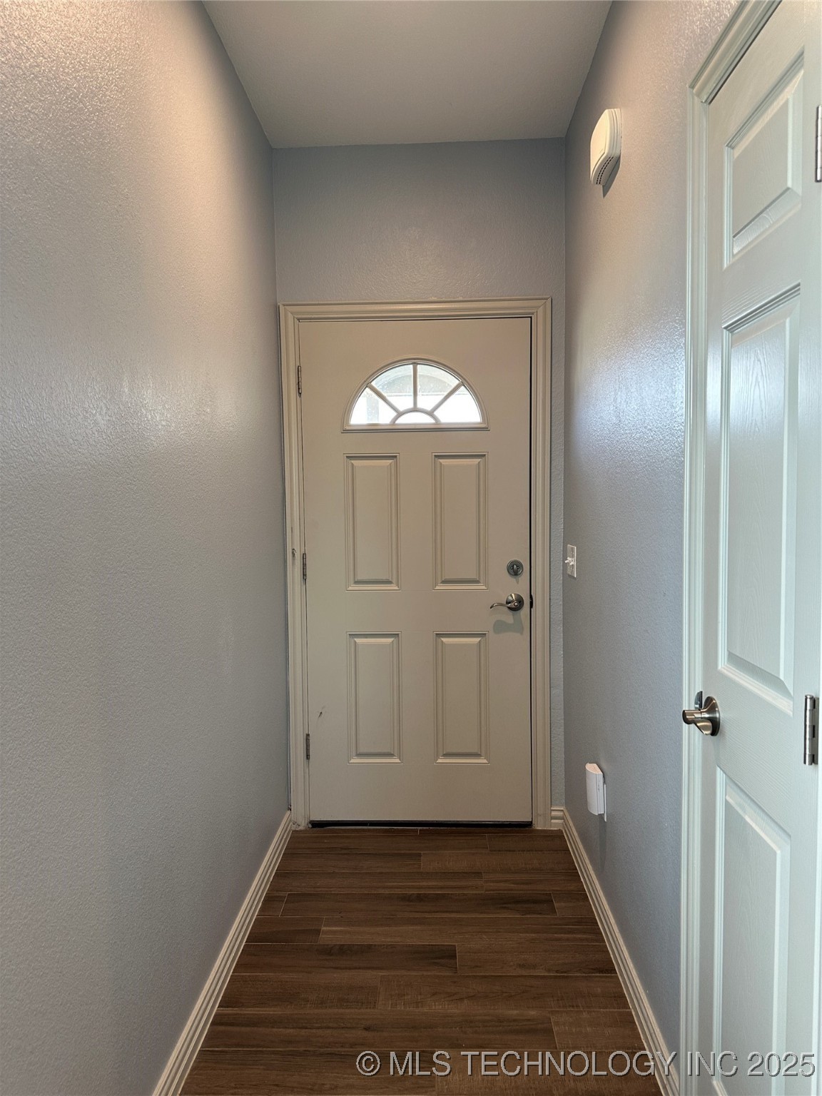 205 Cottonwood Street Property Photo 3