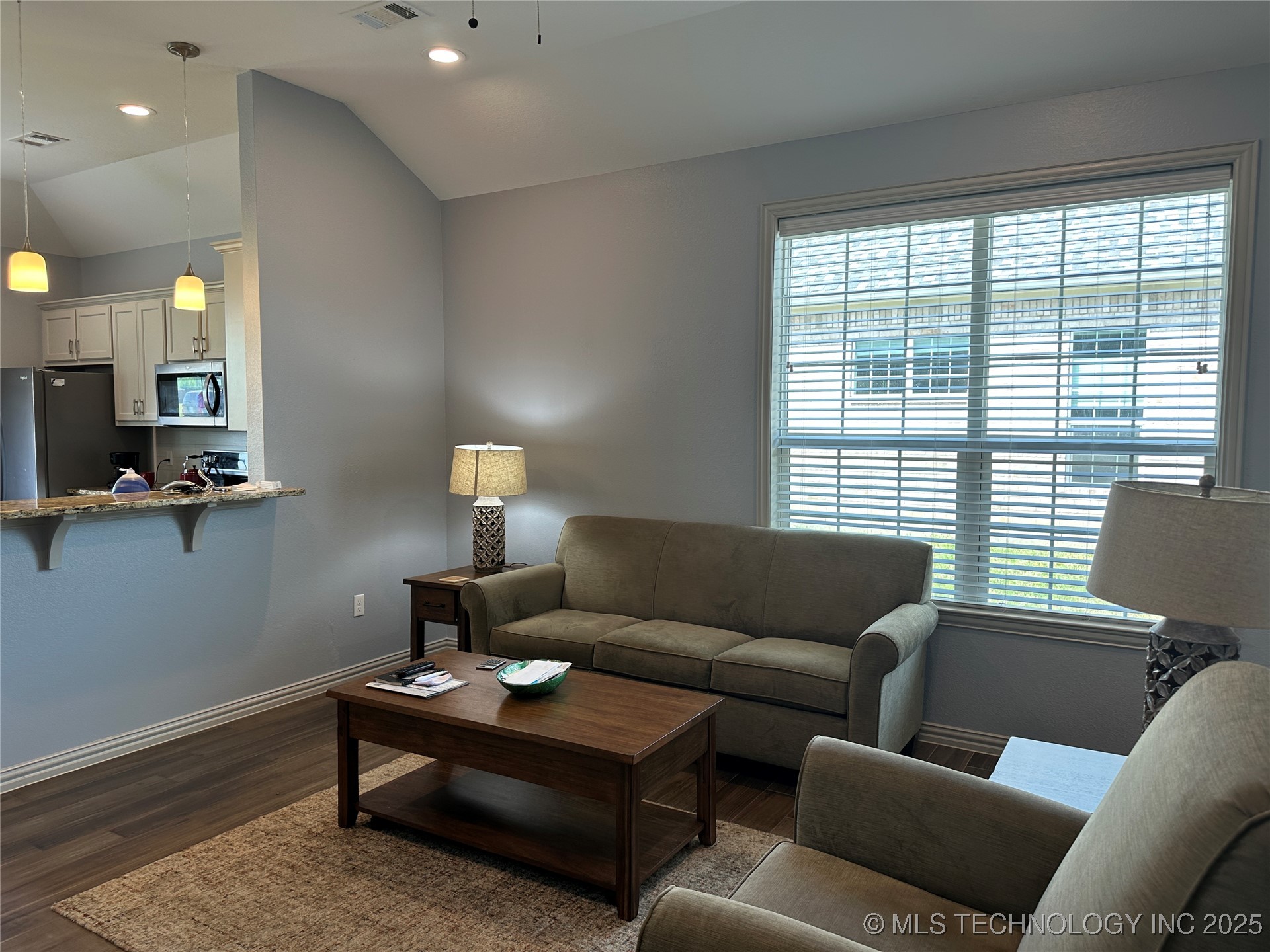 205 Cottonwood Street Property Photo 4