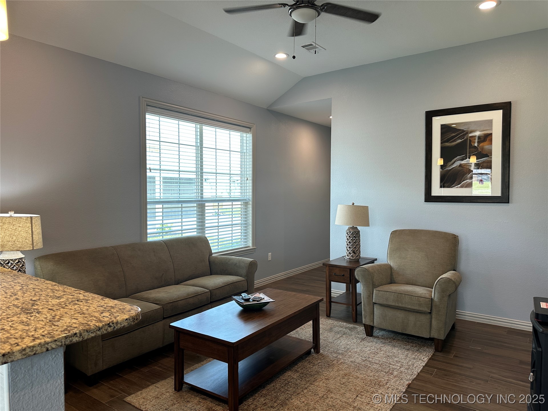 205 Cottonwood Street Property Photo 6