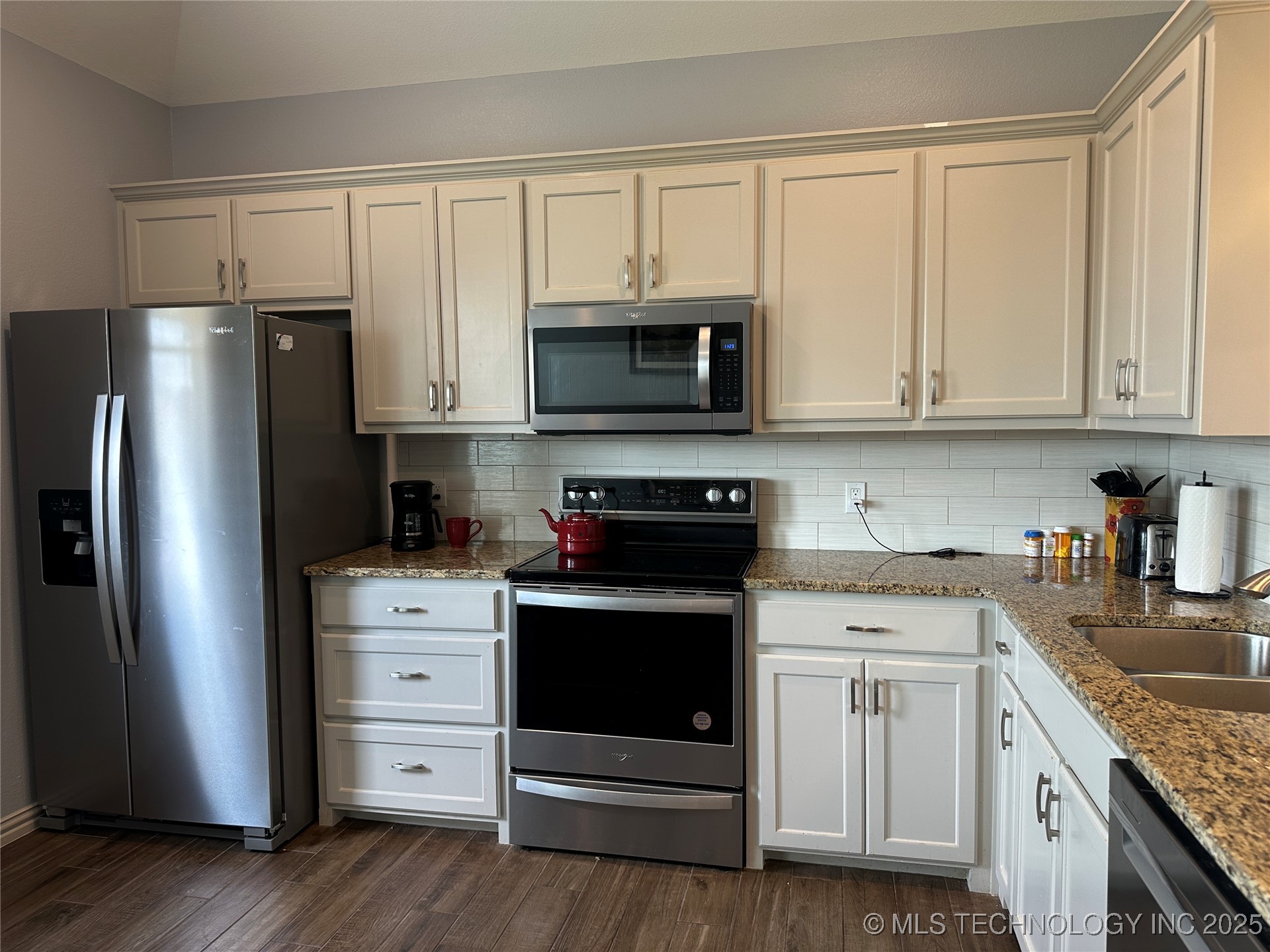 205 Cottonwood Street Property Photo 9